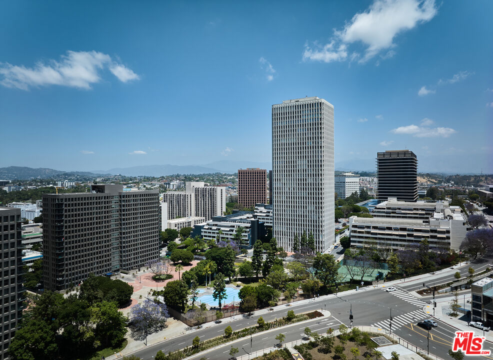 Los Angeles, California, 90012, United States, 2 Bedrooms Bedrooms, ,2 BathroomsBathrooms,Residential,For Sale,1839118