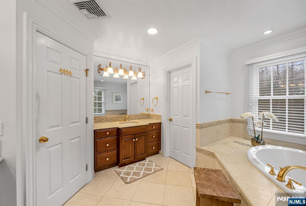 Tenafly, New Jersey, 07670, United States, 6 Bedrooms Bedrooms, ,5 BathroomsBathrooms,Residential,For Sale,1743574
