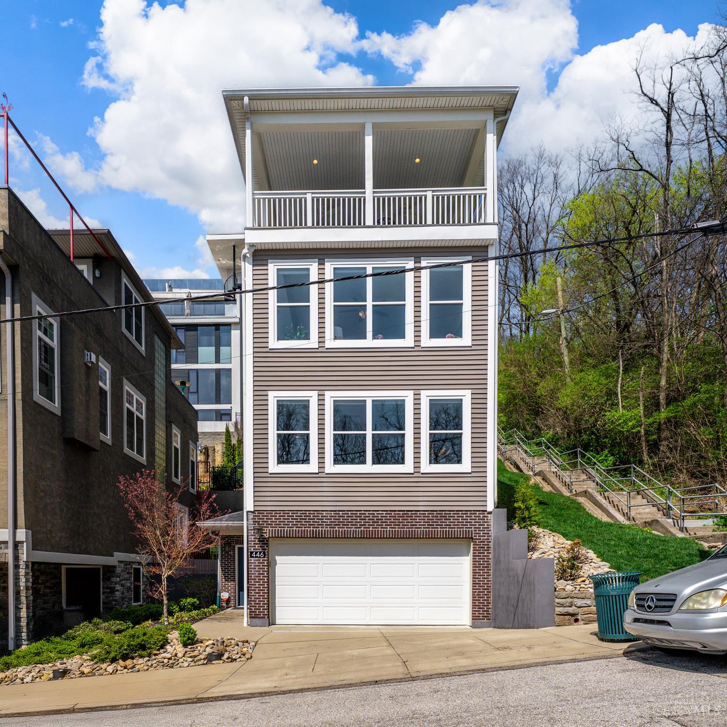 Cincinnati, Ohio, 45202, United States, 3 Bedrooms Bedrooms, ,4 BathroomsBathrooms,Residential,For Sale,1968931