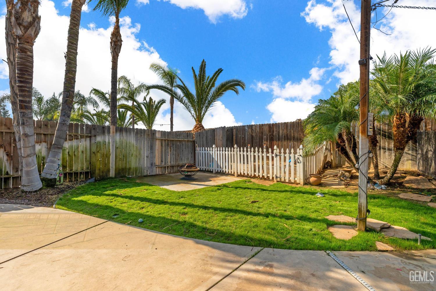 Bakersfield, California, 93312, United States, 3 Bedrooms Bedrooms, ,2 BathroomsBathrooms,Residential,For Sale,1989296