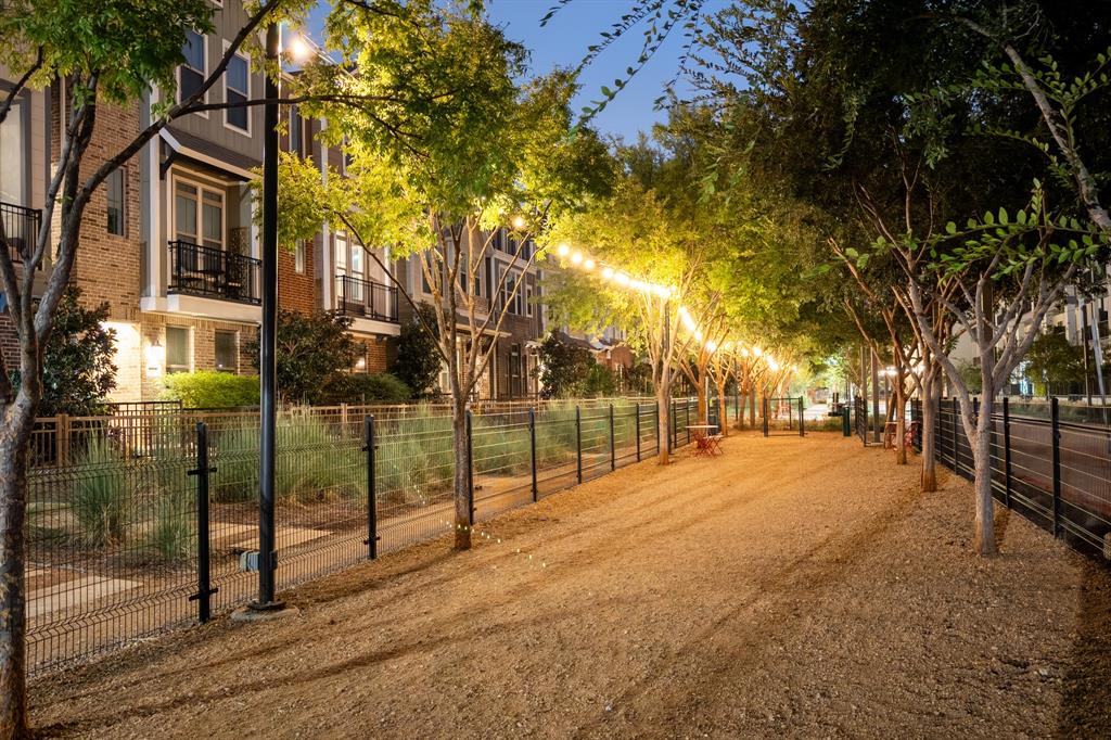 Dallas, Texas, 75212, United States, 3 Bedrooms Bedrooms, ,4 BathroomsBathrooms,Residential,For Sale,1966564