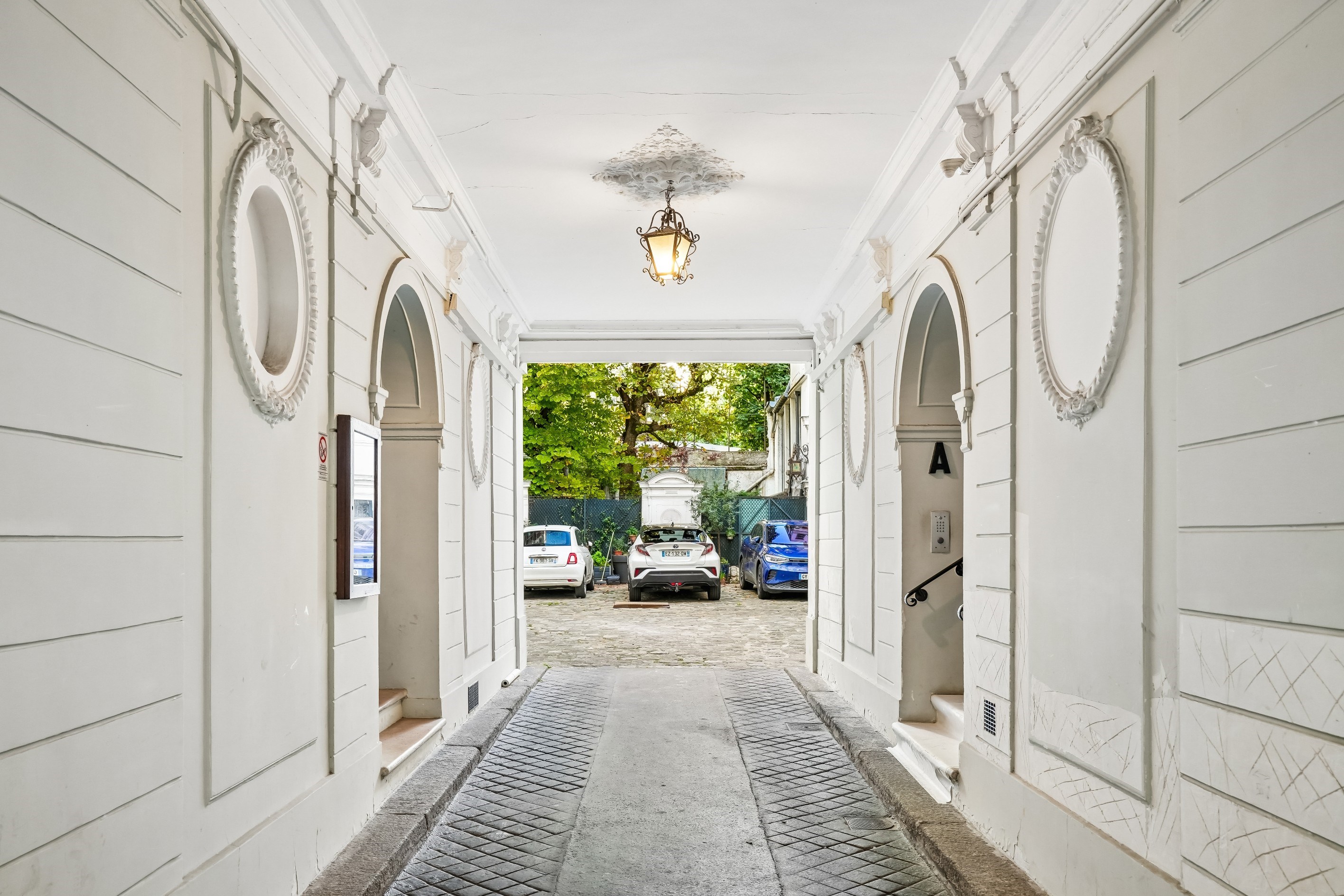  Bright, dual-aspect apartment in the heart of Paris’s 9th arrondissement - 物件實景