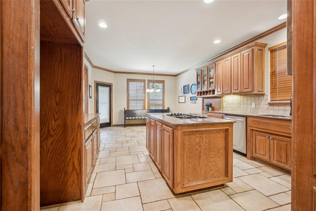 Edmond, Oklahoma, 73013, United States, 4 Bedrooms Bedrooms, ,5 BathroomsBathrooms,Residential,For Sale,1912730