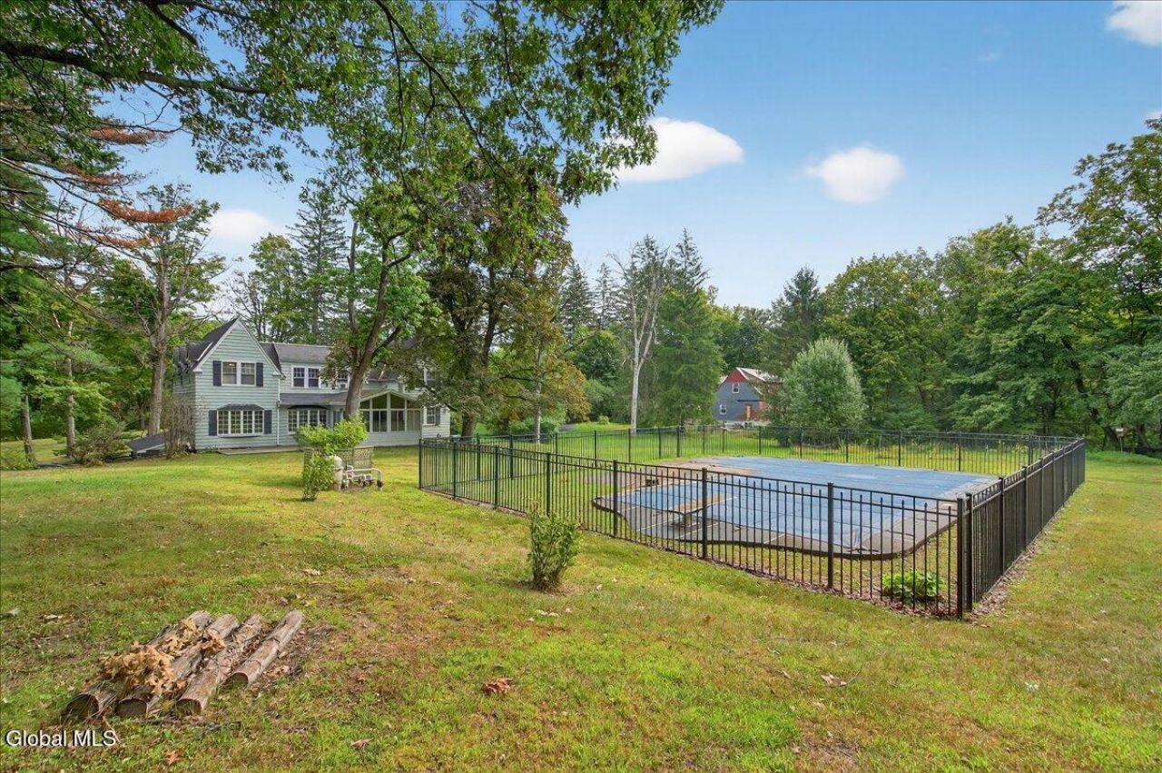Schenectady, New York, 12309, United States, 5 Bedrooms Bedrooms, ,4 BathroomsBathrooms,Residential,For Sale,1938536