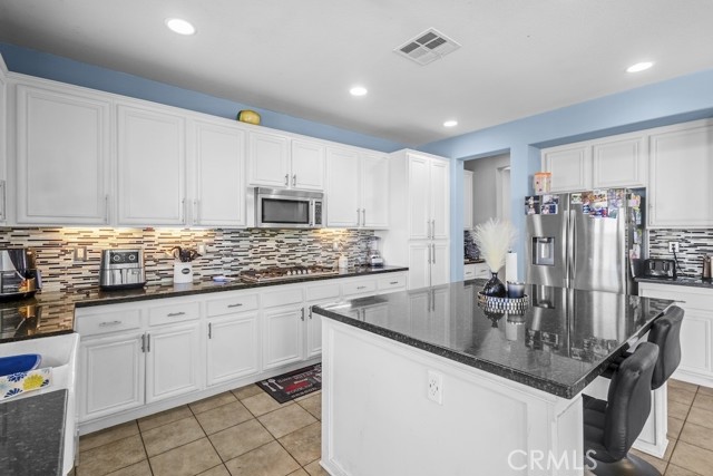 Victorville, California, 92392, United States, 4 Bedrooms Bedrooms, ,3 BathroomsBathrooms,Residential,For Sale,1977887