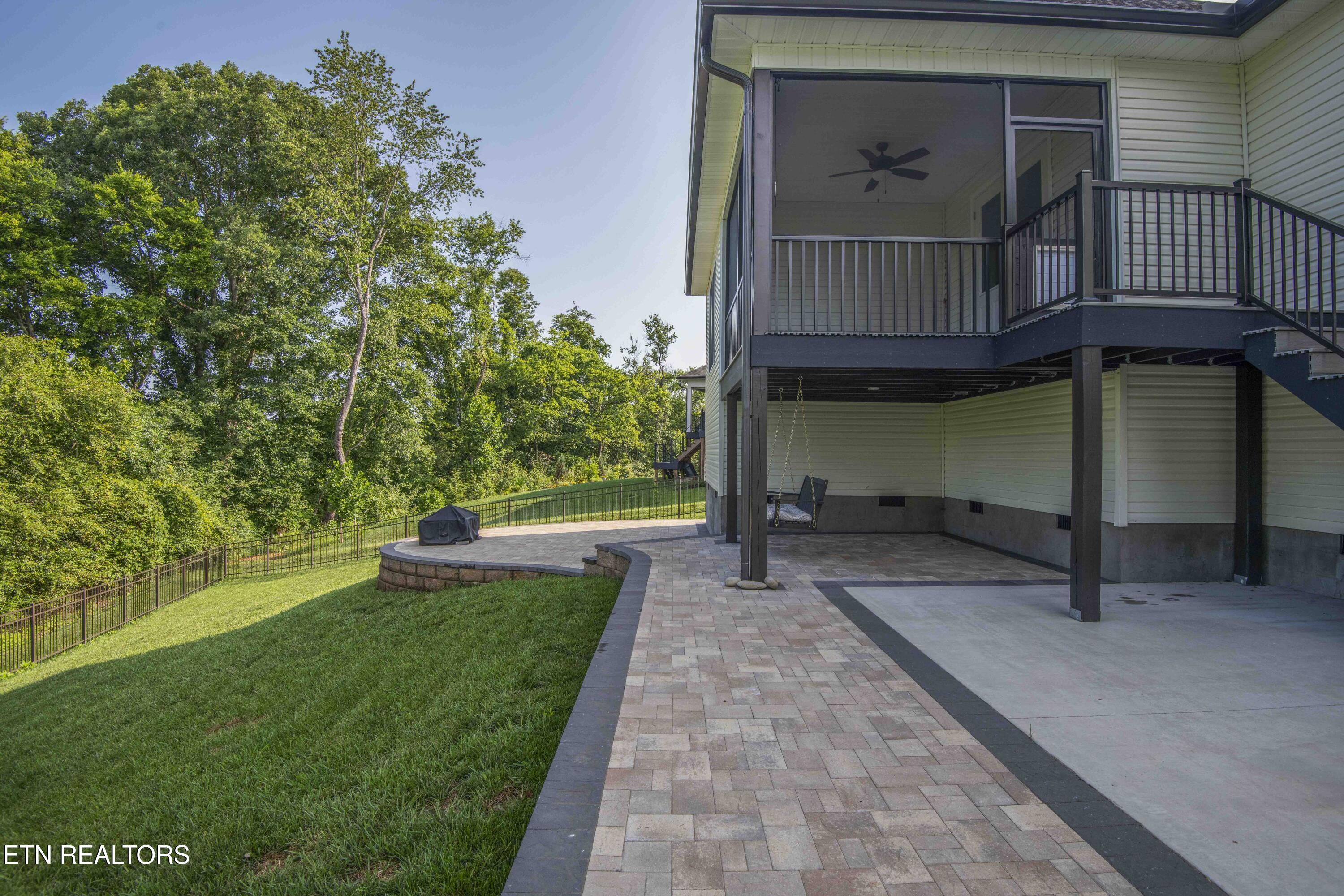Loudon, Tennessee, 37774, United States, 3 Bedrooms Bedrooms, ,2 BathroomsBathrooms,Residential,For Sale,1879743