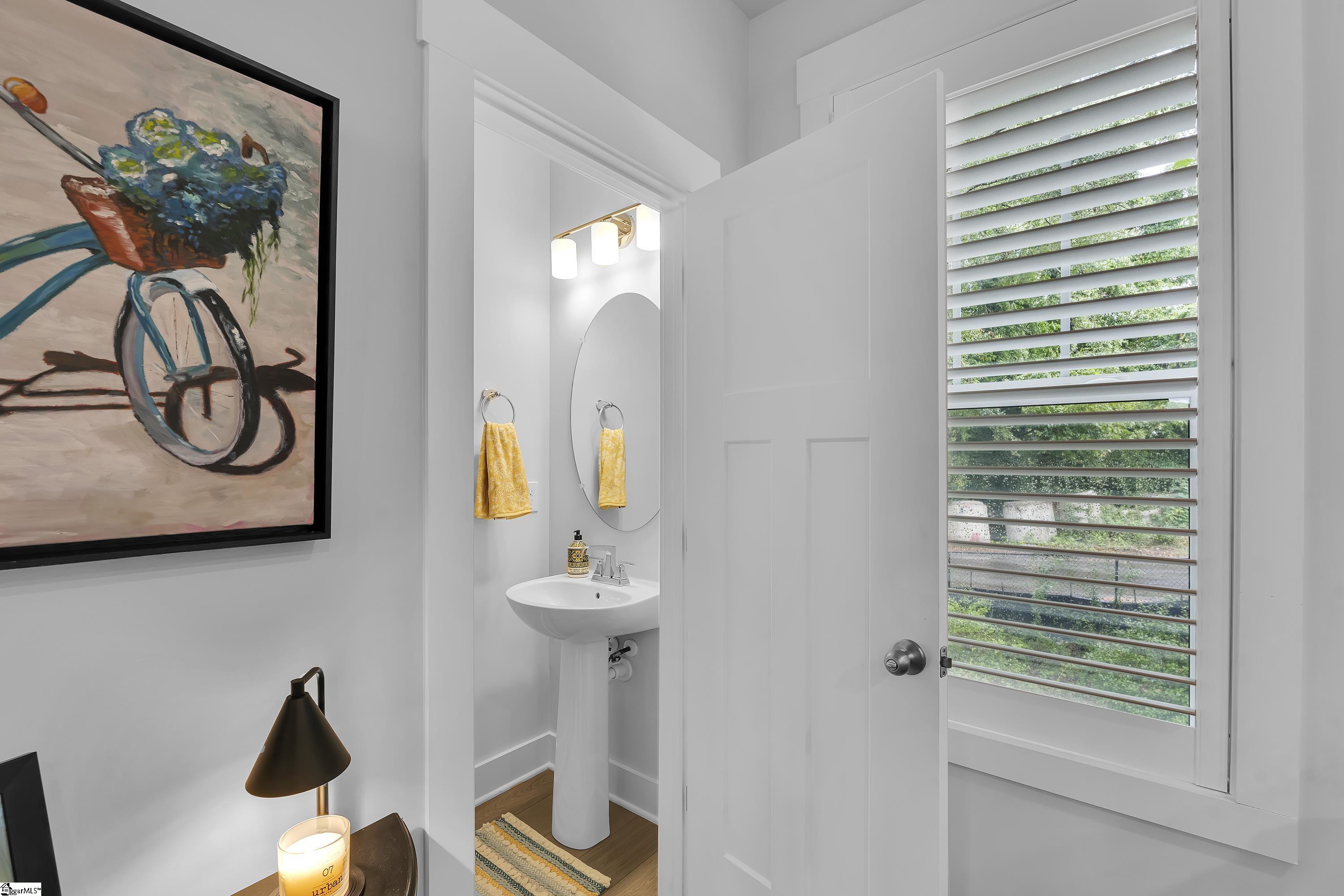 Greenville, South Carolina, 29605, United States, 3 Bedrooms Bedrooms, ,4 BathroomsBathrooms,Residential,For Sale,1958352