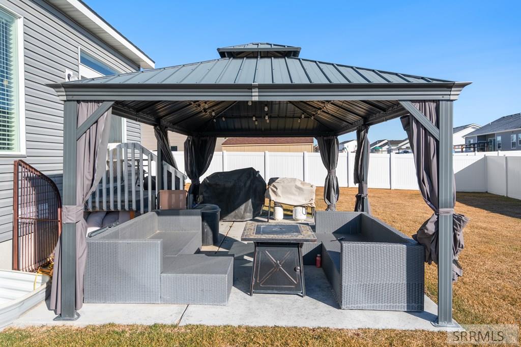 IDAHO FALLS, Idaho, 83401, United States, 4 Bedrooms Bedrooms, ,3 BathroomsBathrooms,Residential,For Sale,2013508