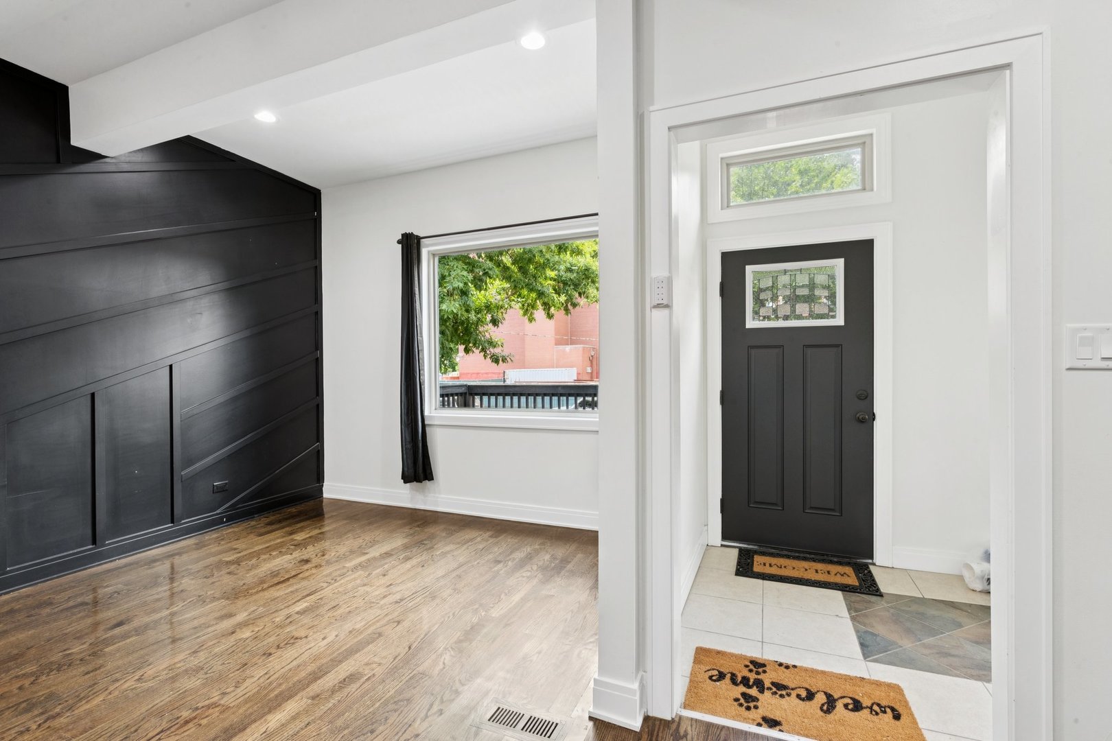 Chicago, Illinois, 60637, United States, 4 Bedrooms Bedrooms, ,4 BathroomsBathrooms,Residential,For Sale,2001250