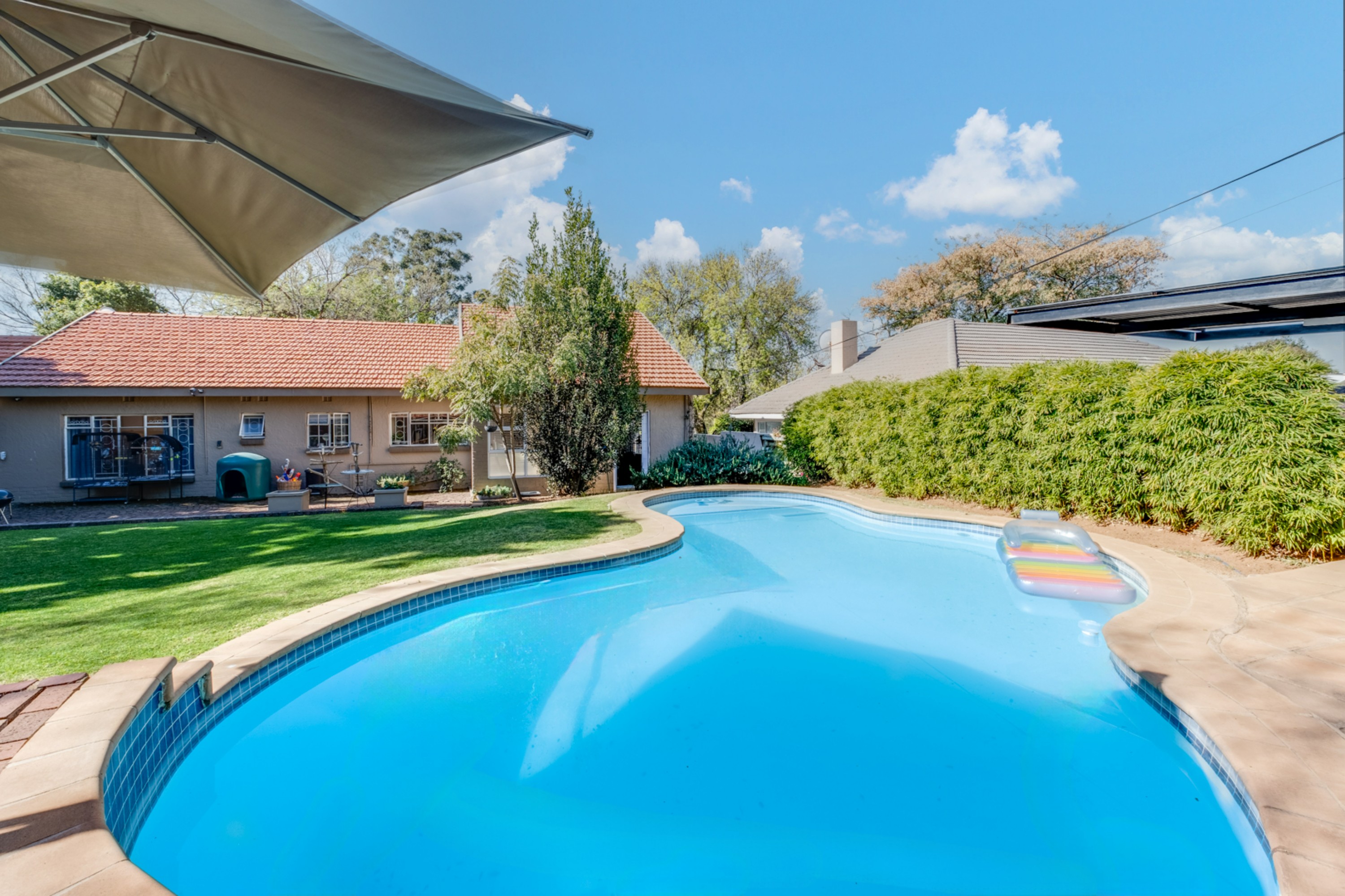  Fabulous Family Home with Charm, Character & Bonus Cottage - 物件實景