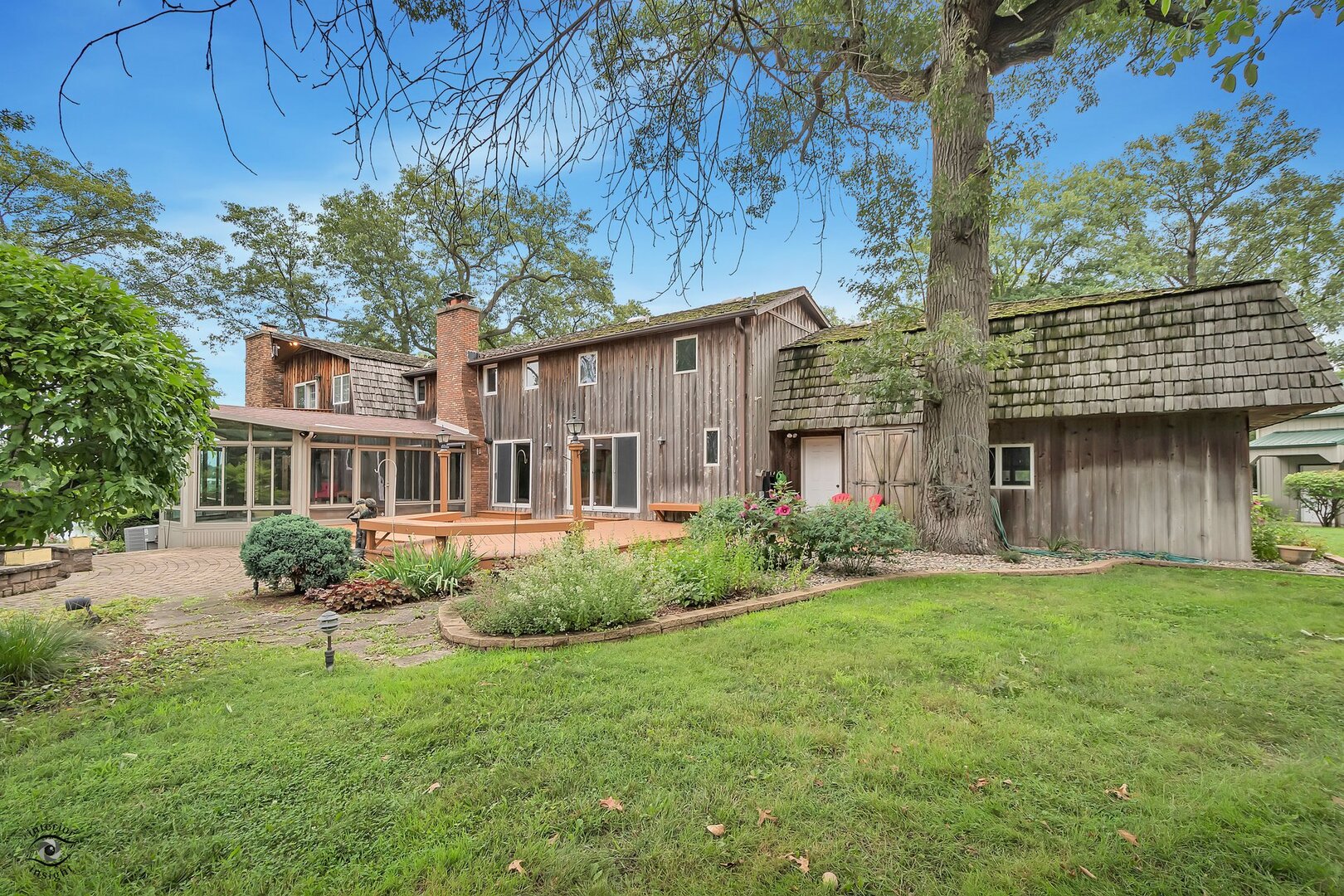 St. Anne, Illinois, 60964, United States, 4 Bedrooms Bedrooms, ,4 BathroomsBathrooms,Residential,For Sale,1901313