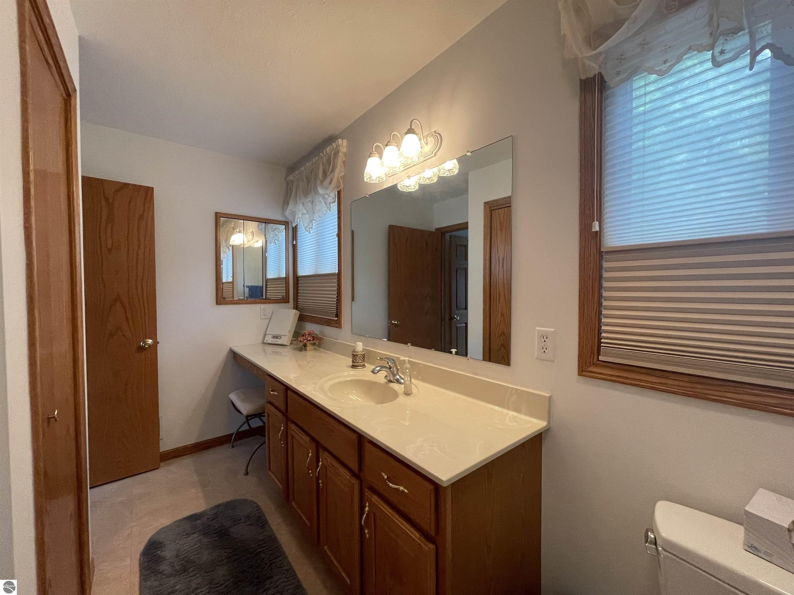 Harrison, Michigan, 48625, United States, 5 Bedrooms Bedrooms, ,4 BathroomsBathrooms,Residential,For Sale,1990816