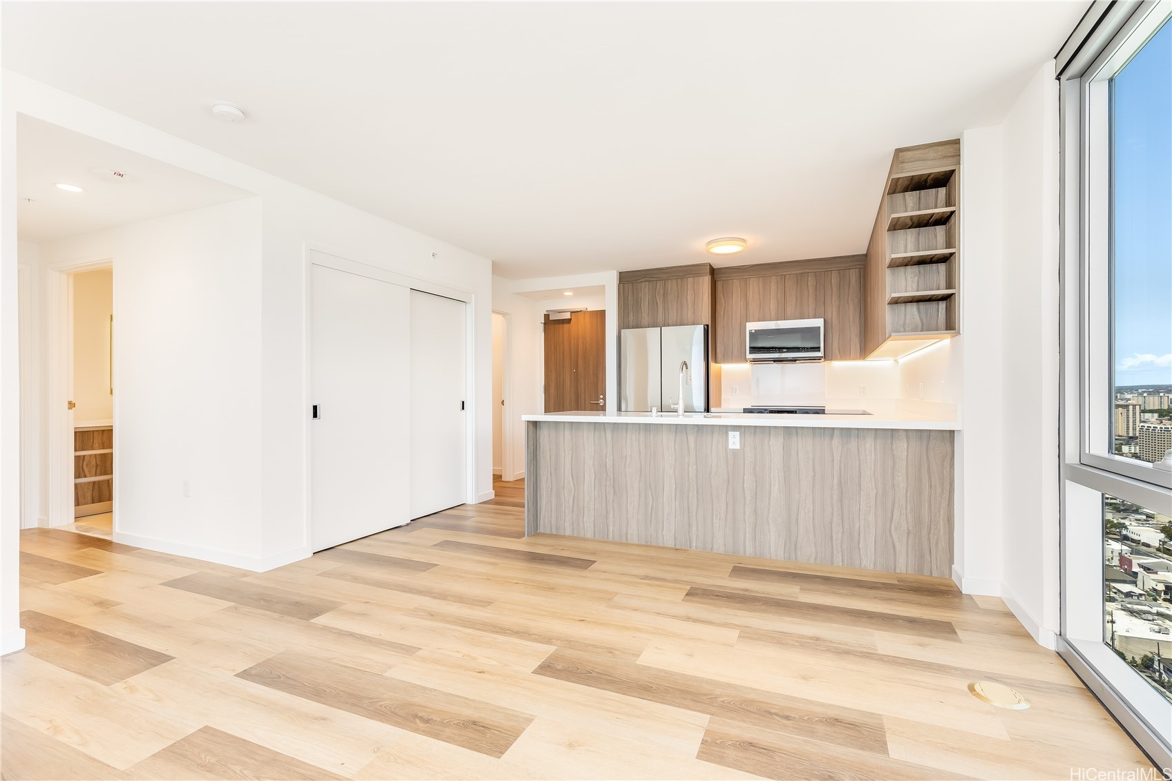 Honolulu, Hawaii, 96814, United States, 2 Bedrooms Bedrooms, ,2 BathroomsBathrooms,Residential,For Sale,1960567