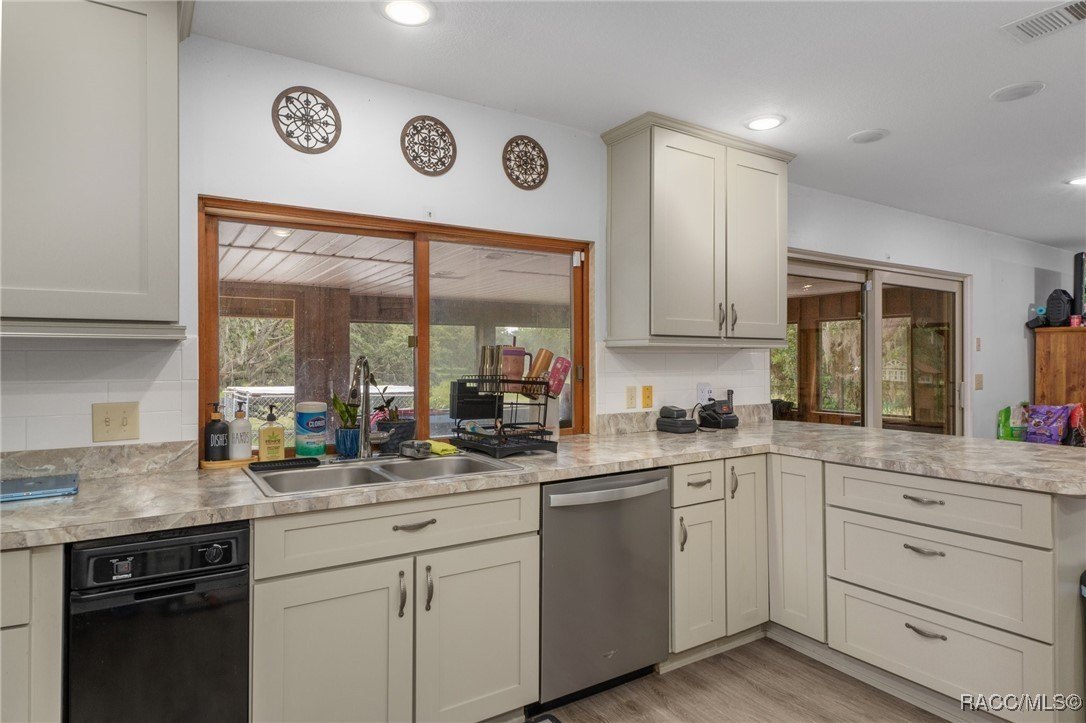 Inverness, Florida, 34453, United States, 6 Bedrooms Bedrooms, ,4 BathroomsBathrooms,Residential,For Sale,1975798