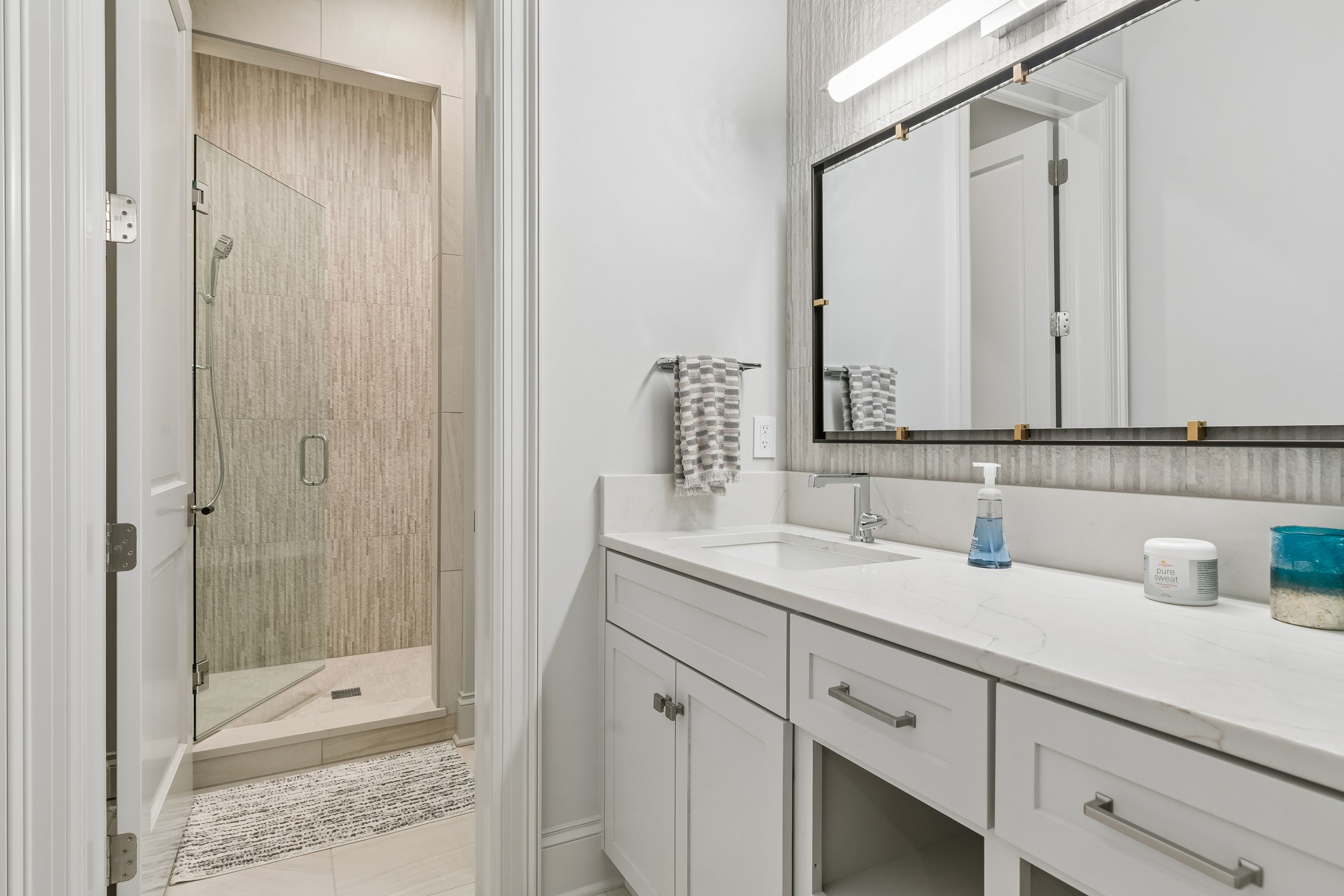  Timeless Elegance on a Private North Oaks Setting - 物件實景