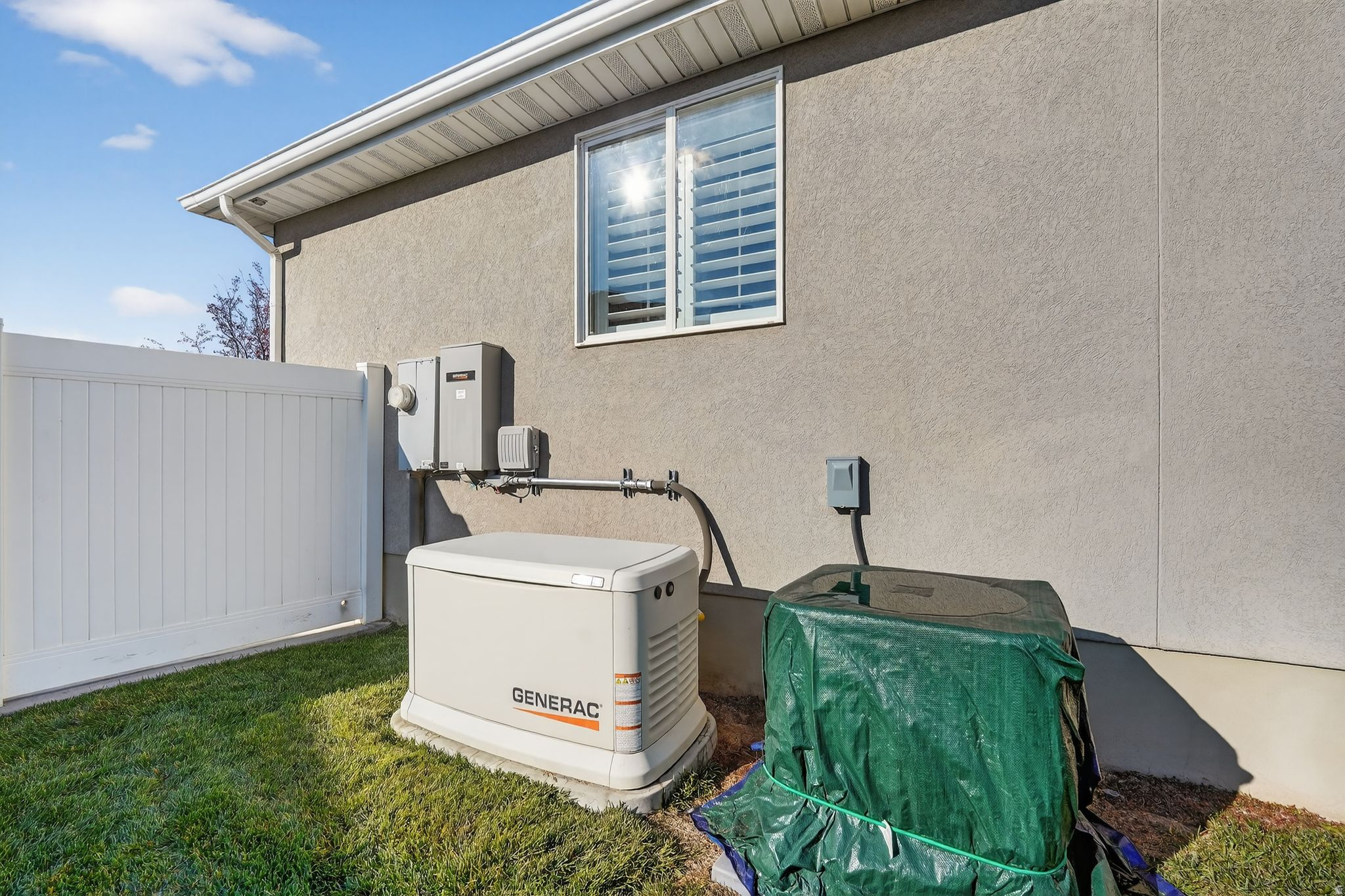 Syracuse, Utah, 84075, United States, 5 Bedrooms Bedrooms, ,3 BathroomsBathrooms,Residential,For Sale,2003414