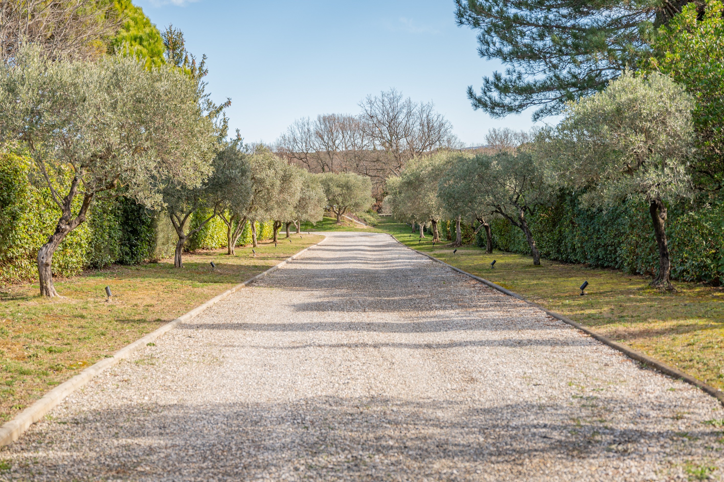  Elegant Contemporary Home of 250 m² on 4,000 m² of Grounds North of Aix-en-Prov… - 物件實景