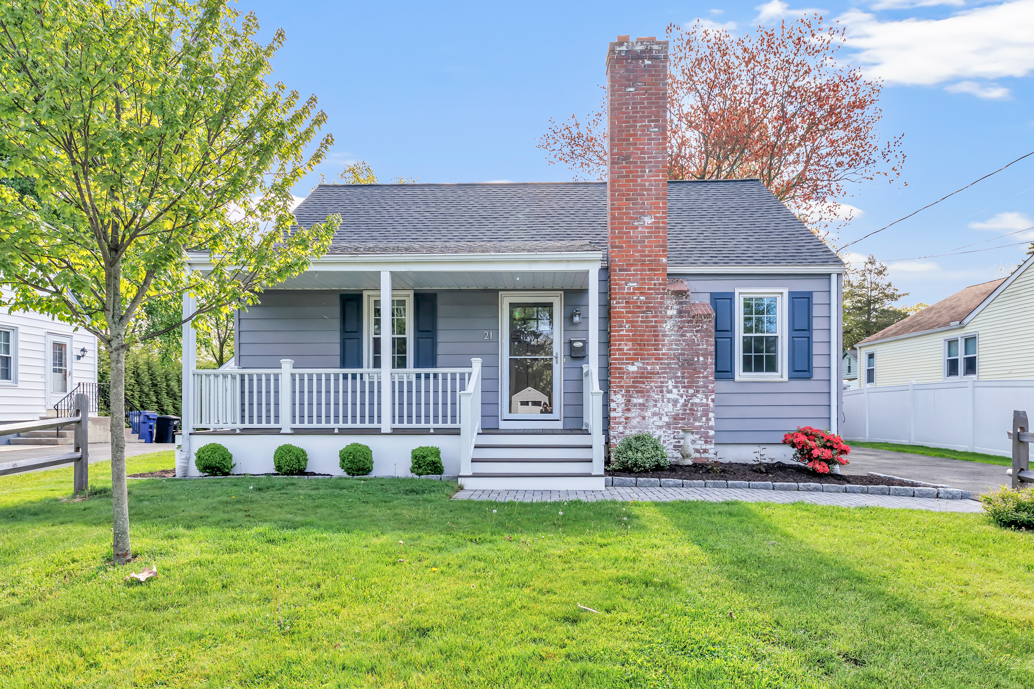  Timeless and Charming Cape-Style Home - 物件實景