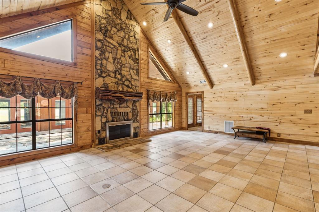 Pottsboro, Texas, 75076, United States, 3 Bedrooms Bedrooms, ,4 BathroomsBathrooms,Residential,For Sale,1949804