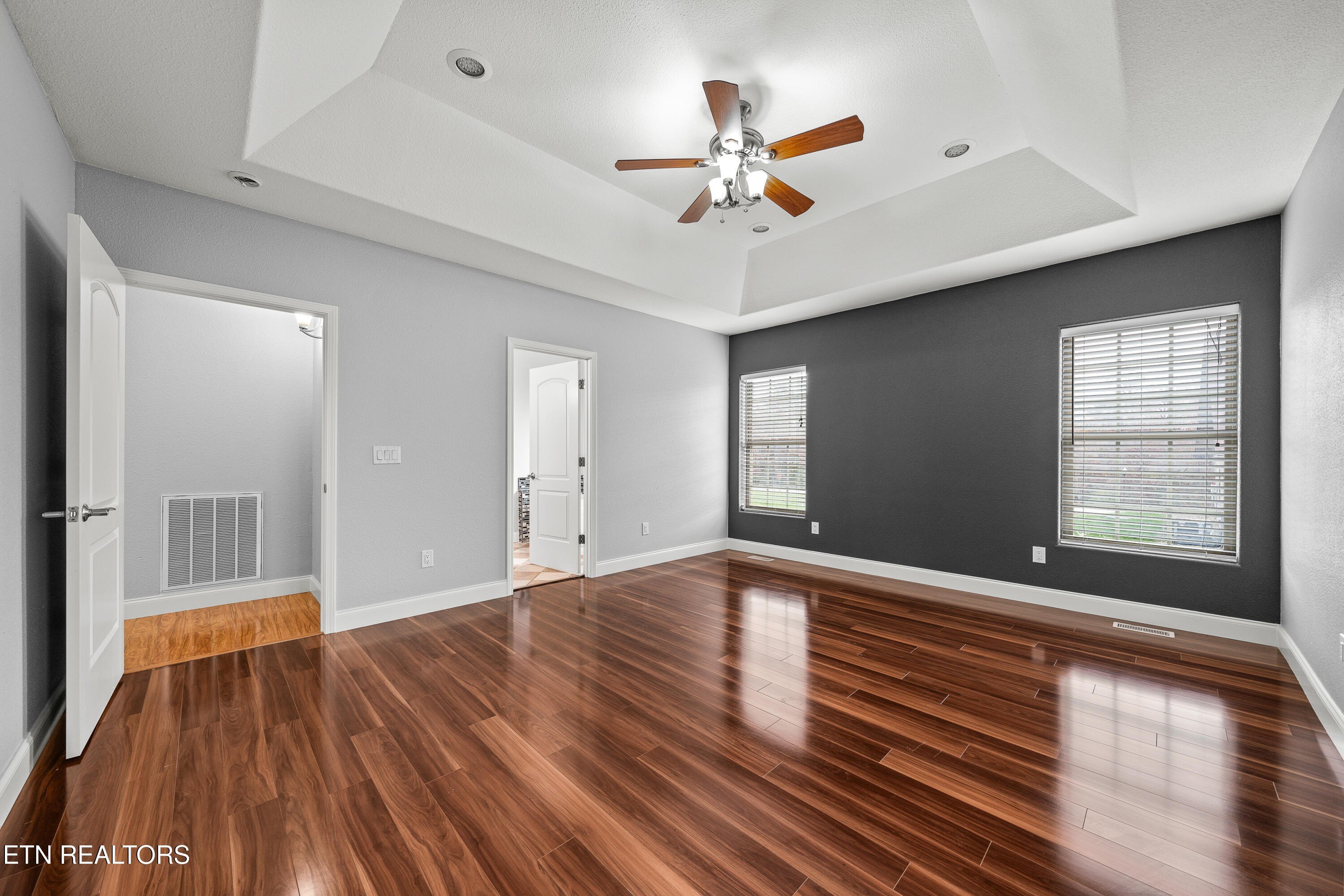 39 N Riverview Ln., Crossville, Tennessee, 38555, United States, 5 Bedrooms Bedrooms, ,5 BathroomsBathrooms,Residential,For Sale,39 N Riverview Ln.,1654091