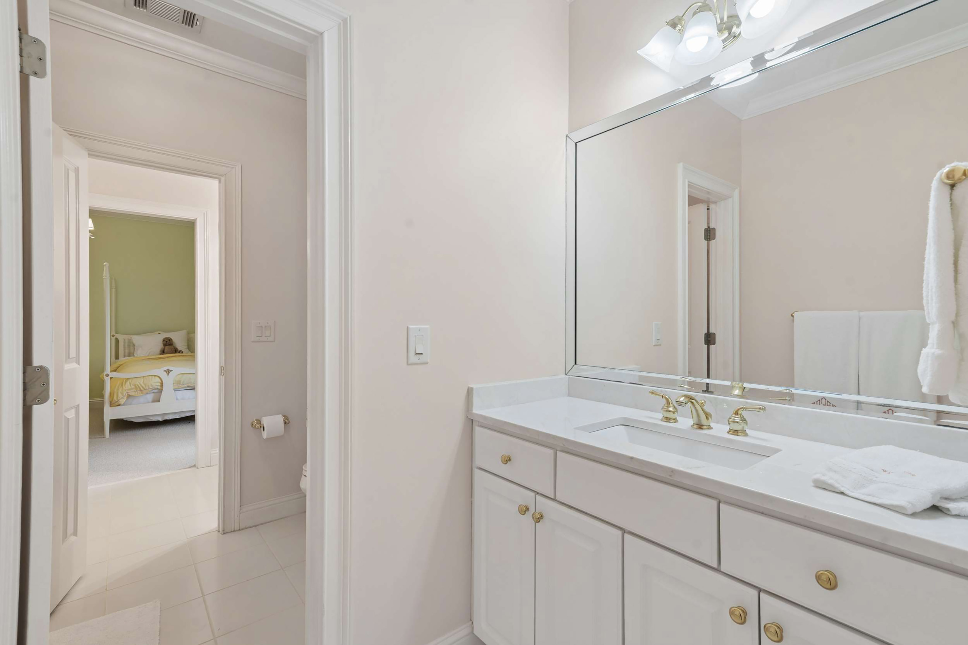  Incredible Opportunity to Live in a Quiet Gated Brookhaven Community - 物件實景