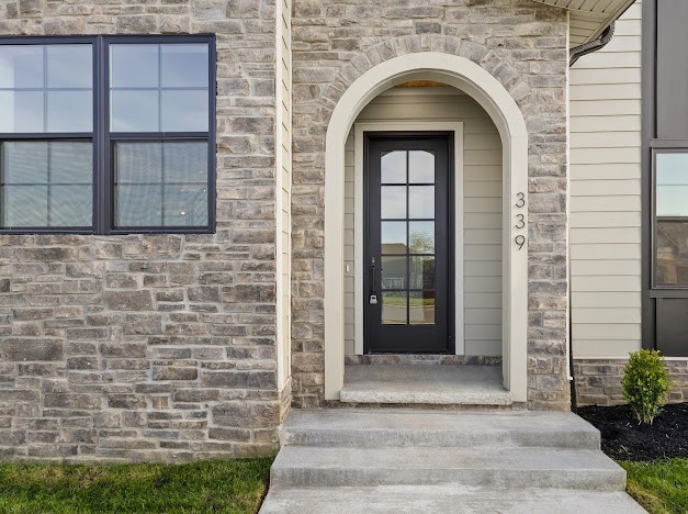 Clarksville, Tennessee, 37043, United States, 5 Bedrooms Bedrooms, ,4 BathroomsBathrooms,Residential,For Sale,1973971