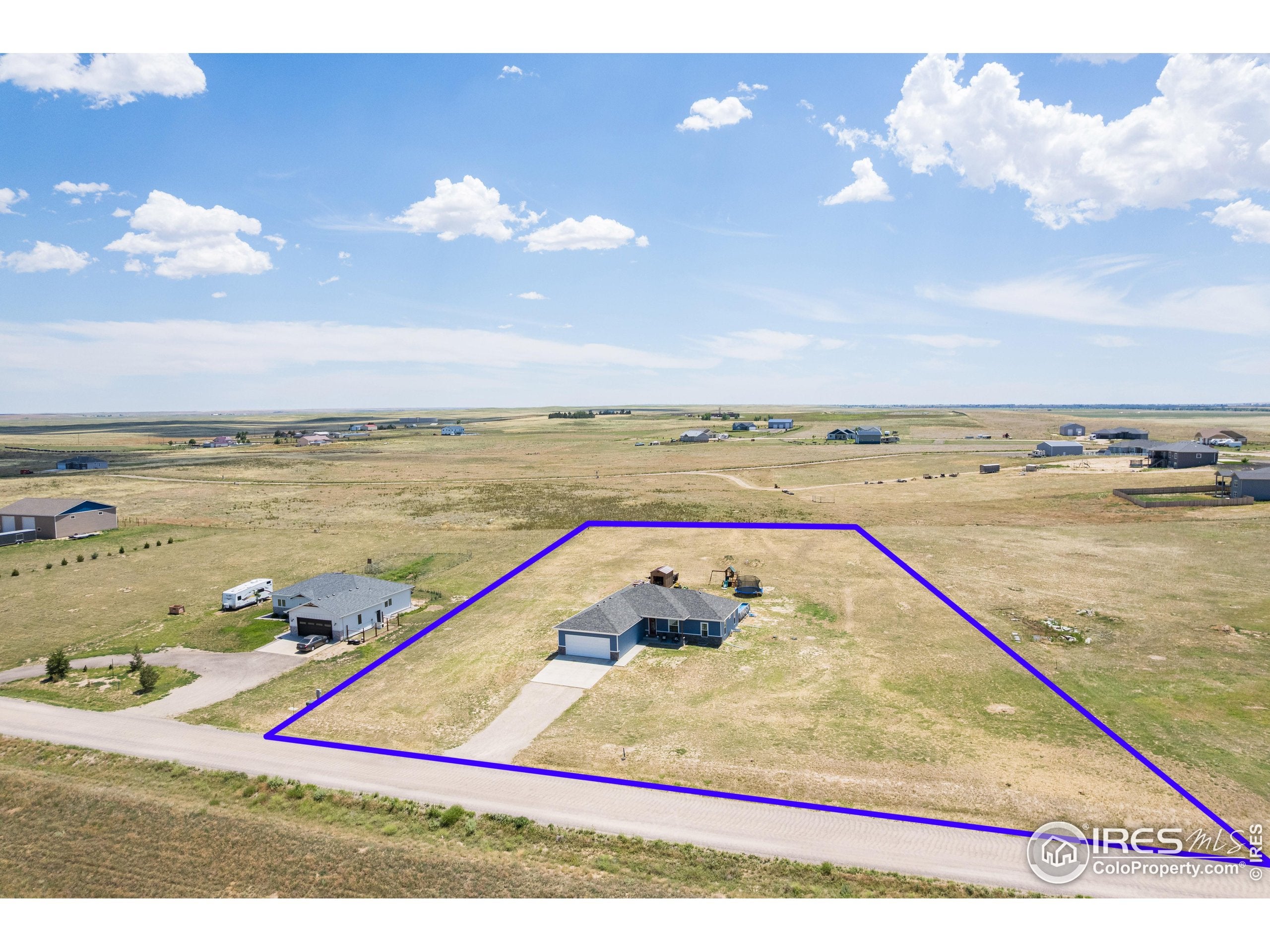 Wiggins, Colorado, 80654, United States, 5 Bedrooms Bedrooms, ,2 BathroomsBathrooms,Residential,For Sale,1982947