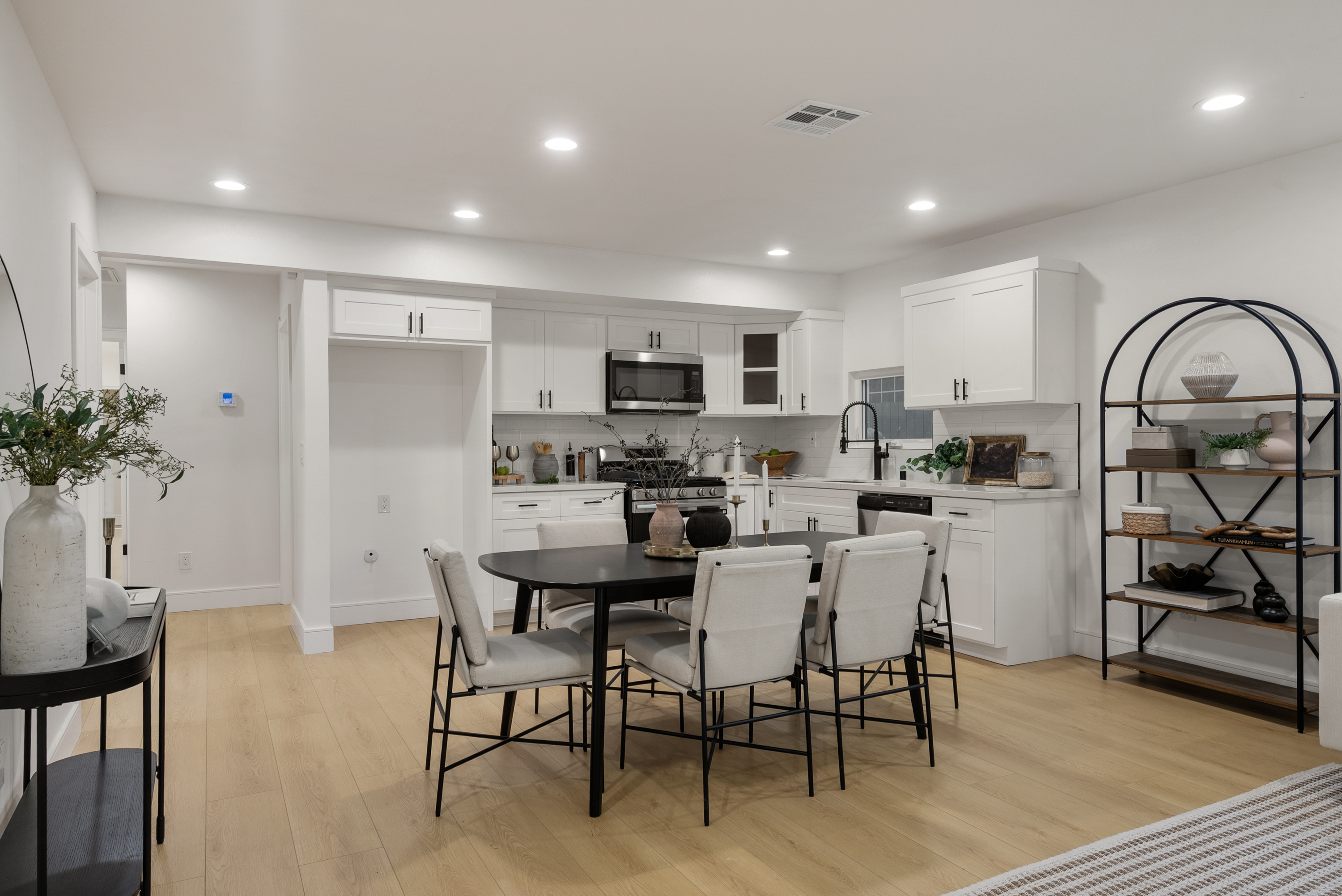  2706  S Cochran Ave - 物件實景