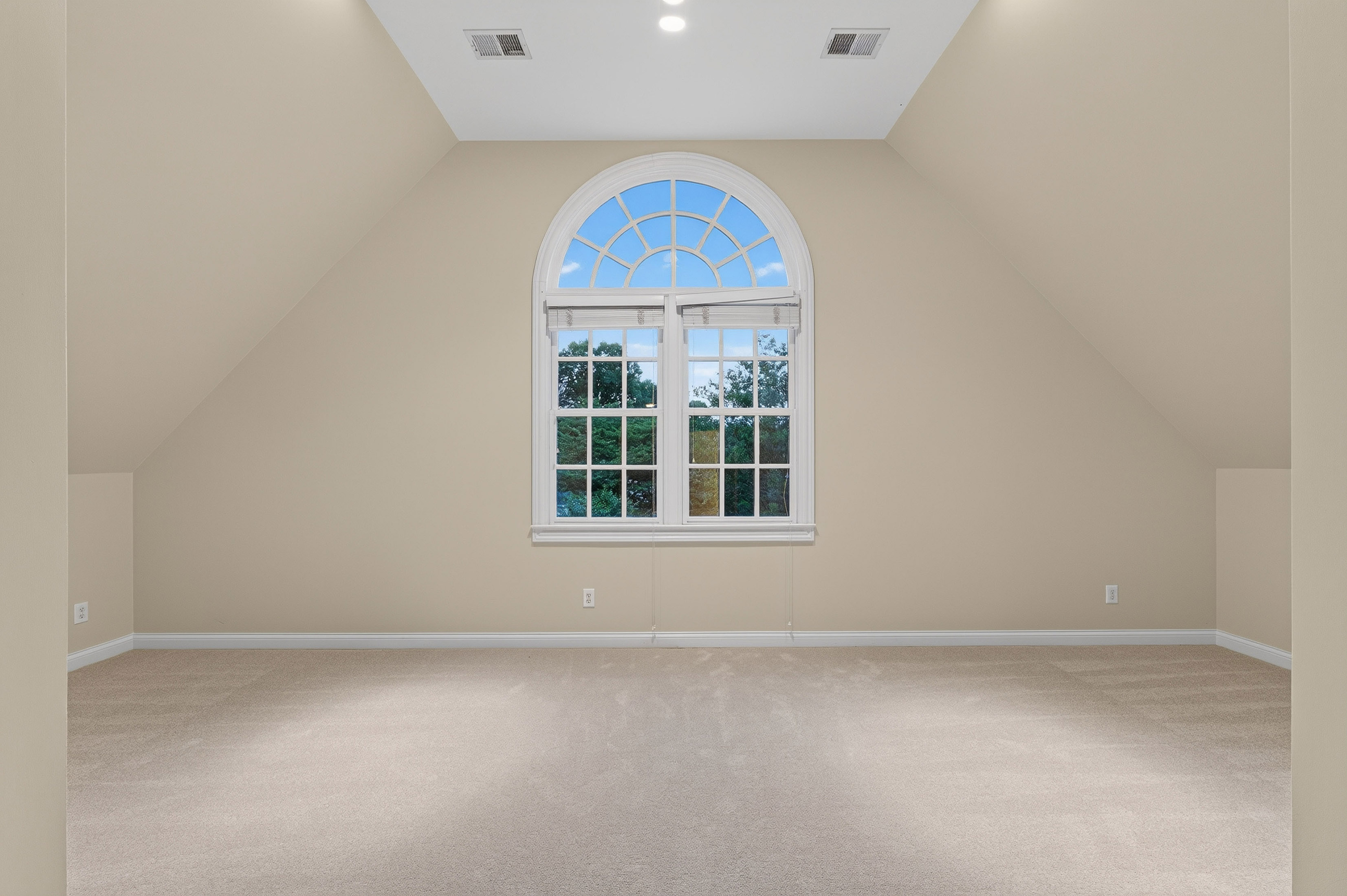 Exceptional Seven Bedroom Estate on Private Cul-de-sac - 物件實景