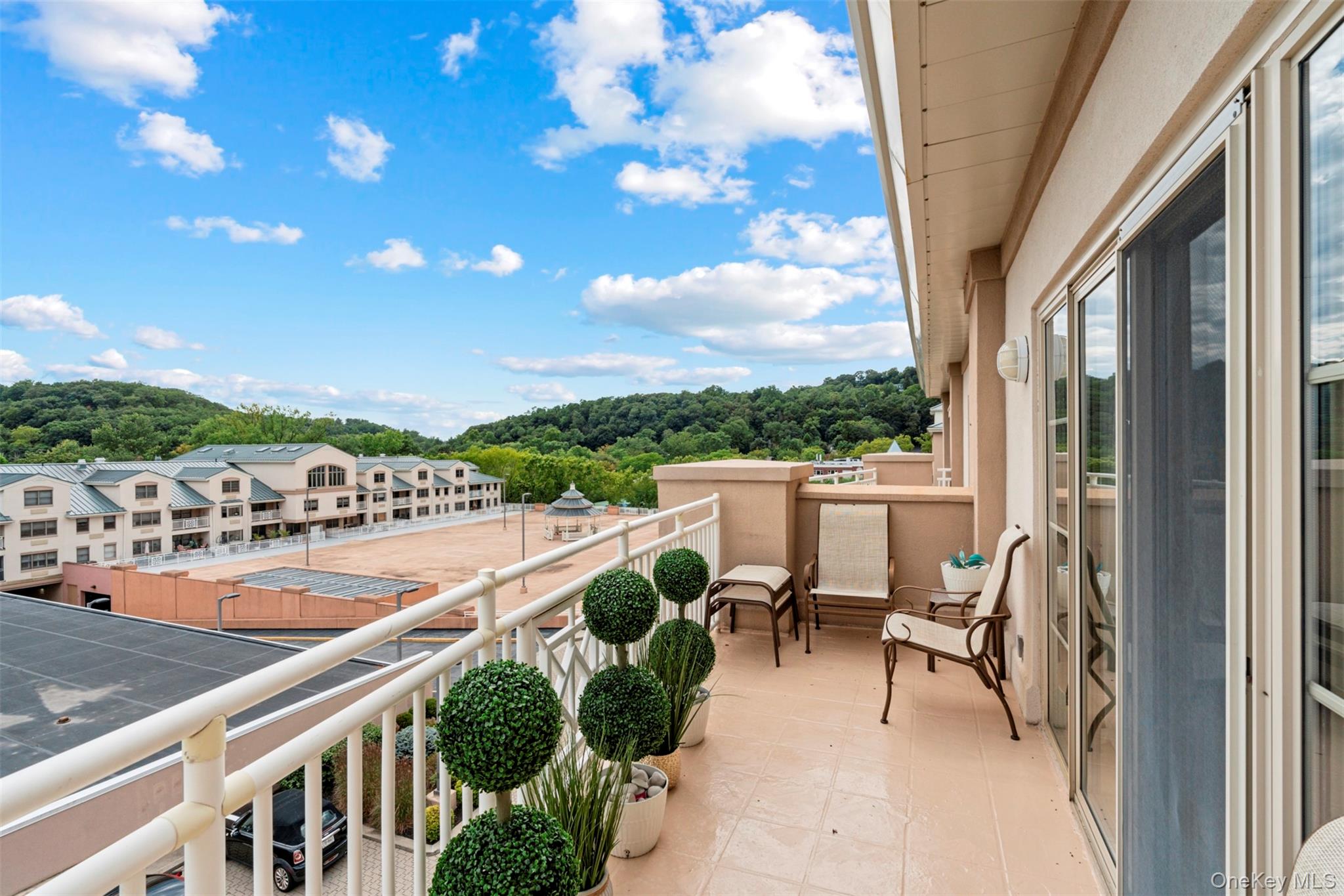 Piermont, New York, 10968, United States, 2 Bedrooms Bedrooms, ,3 BathroomsBathrooms,Residential,For Sale,1941803