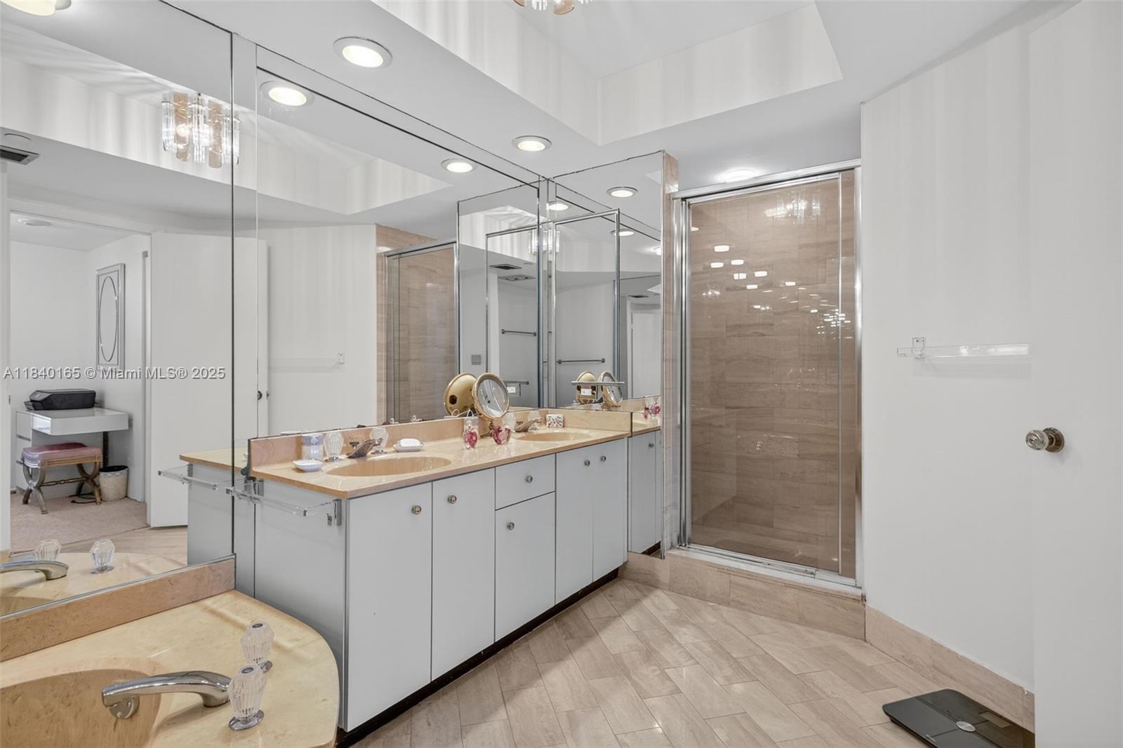 Aventura, Florida, 33180, United States, 2 Bedrooms Bedrooms, ,2 BathroomsBathrooms,Residential,For Sale,1897536