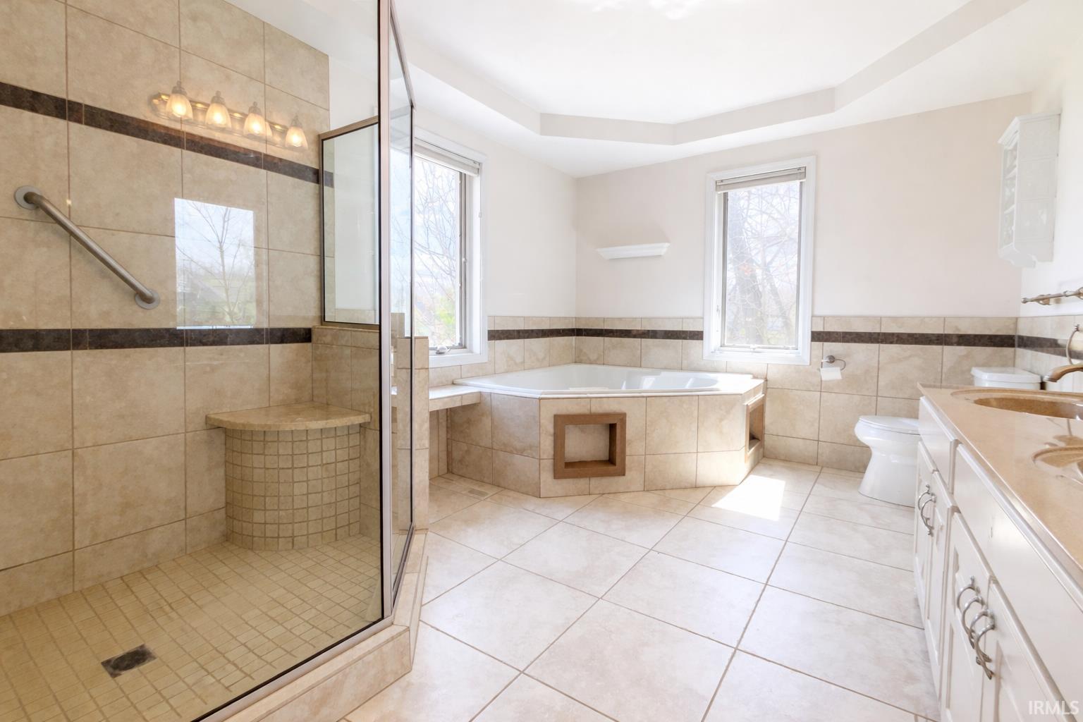 Angola, Indiana, 46703, United States, 3 Bedrooms Bedrooms, ,3 BathroomsBathrooms,Residential,For Sale,2018317