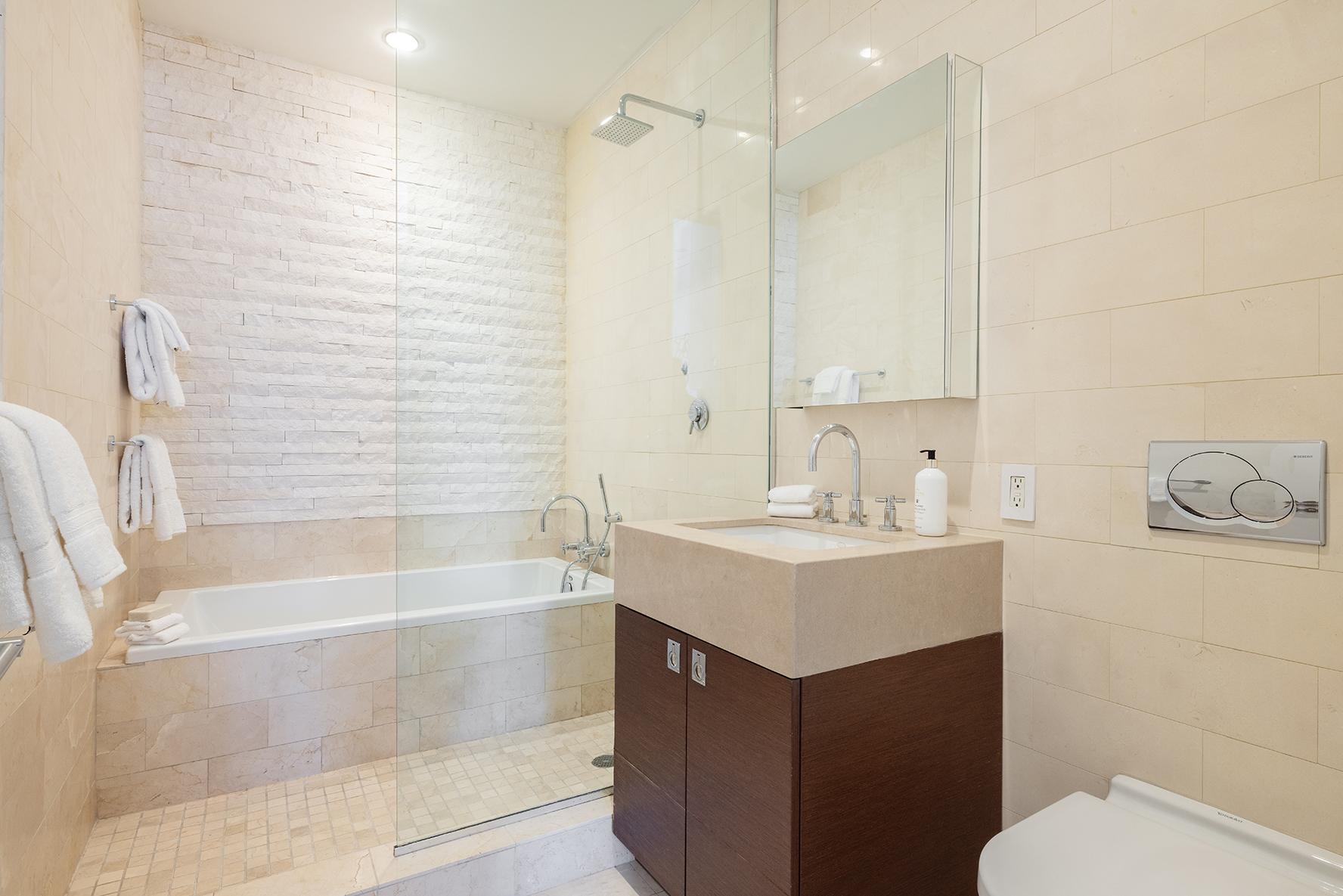 New York City, New York, 10028, United States, 5 Bedrooms Bedrooms, ,6 BathroomsBathrooms,Residential,For Sale,1761847