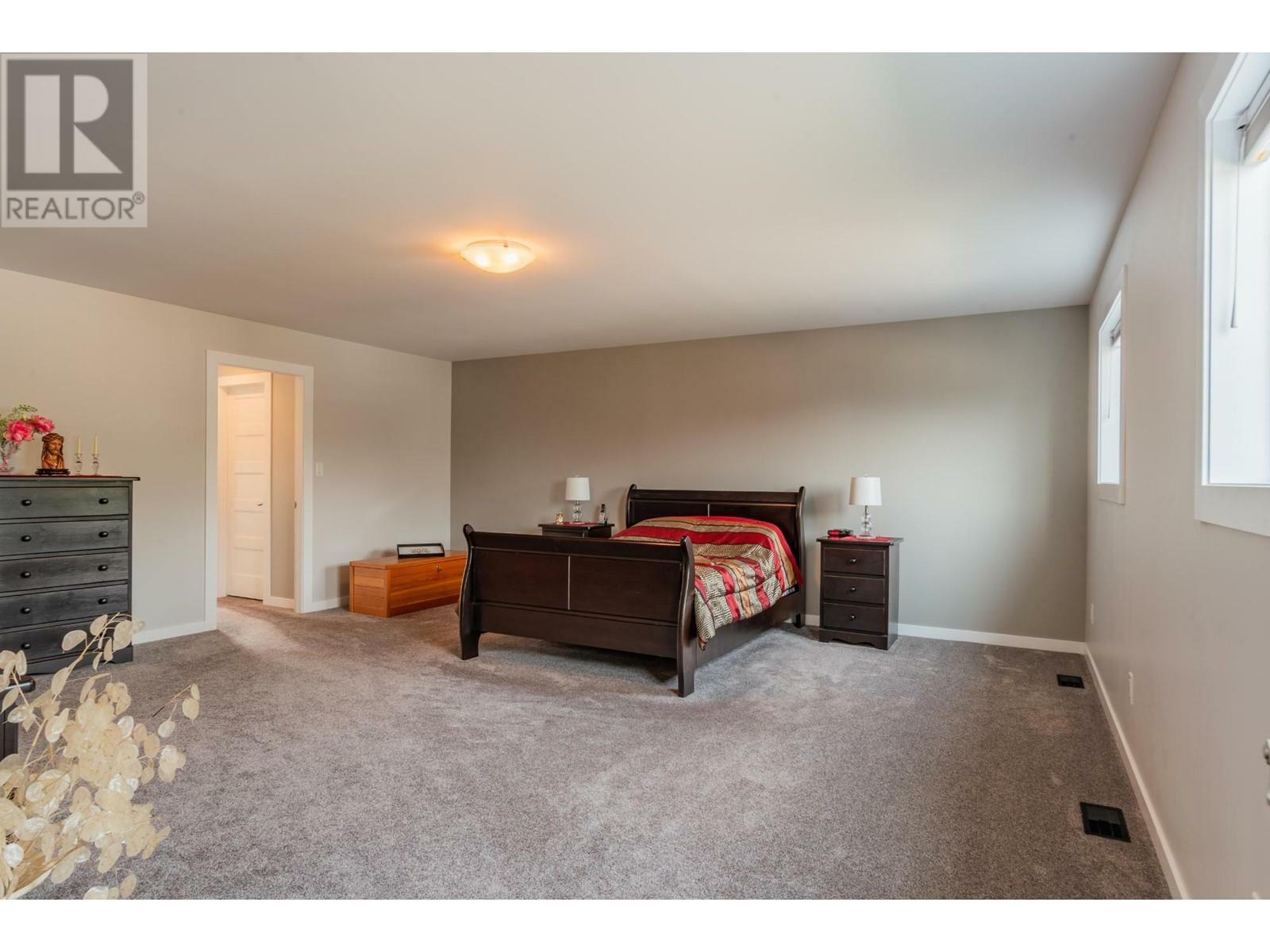 CASTLEGAR, British Columbia, V1N 4X8, CA, 4 Bedrooms Bedrooms, ,2 BathroomsBathrooms,Residential,For Sale,1839232