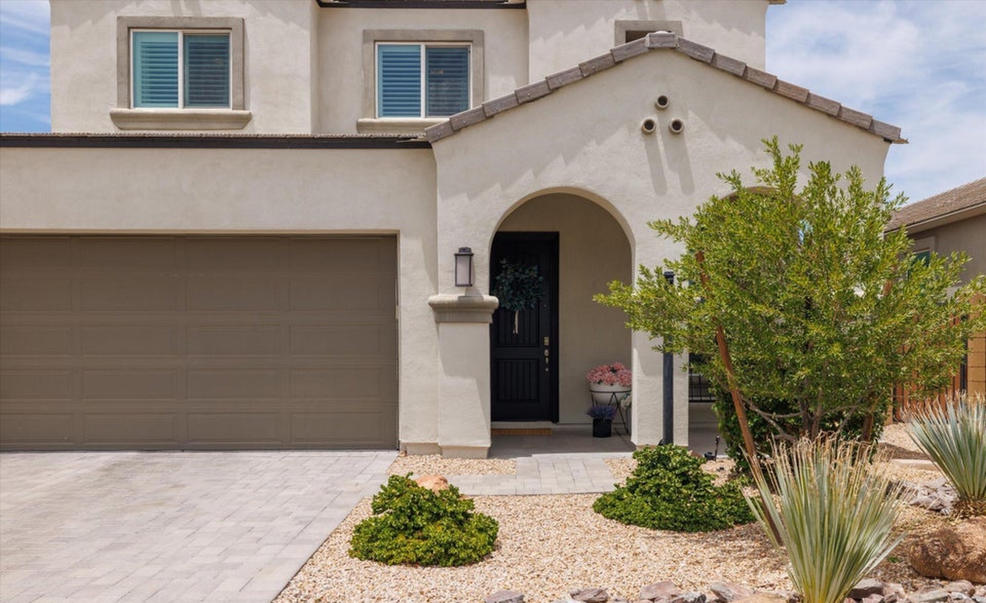  2046 E Charlotte Drive  Phoenix, AZ - 物件實景