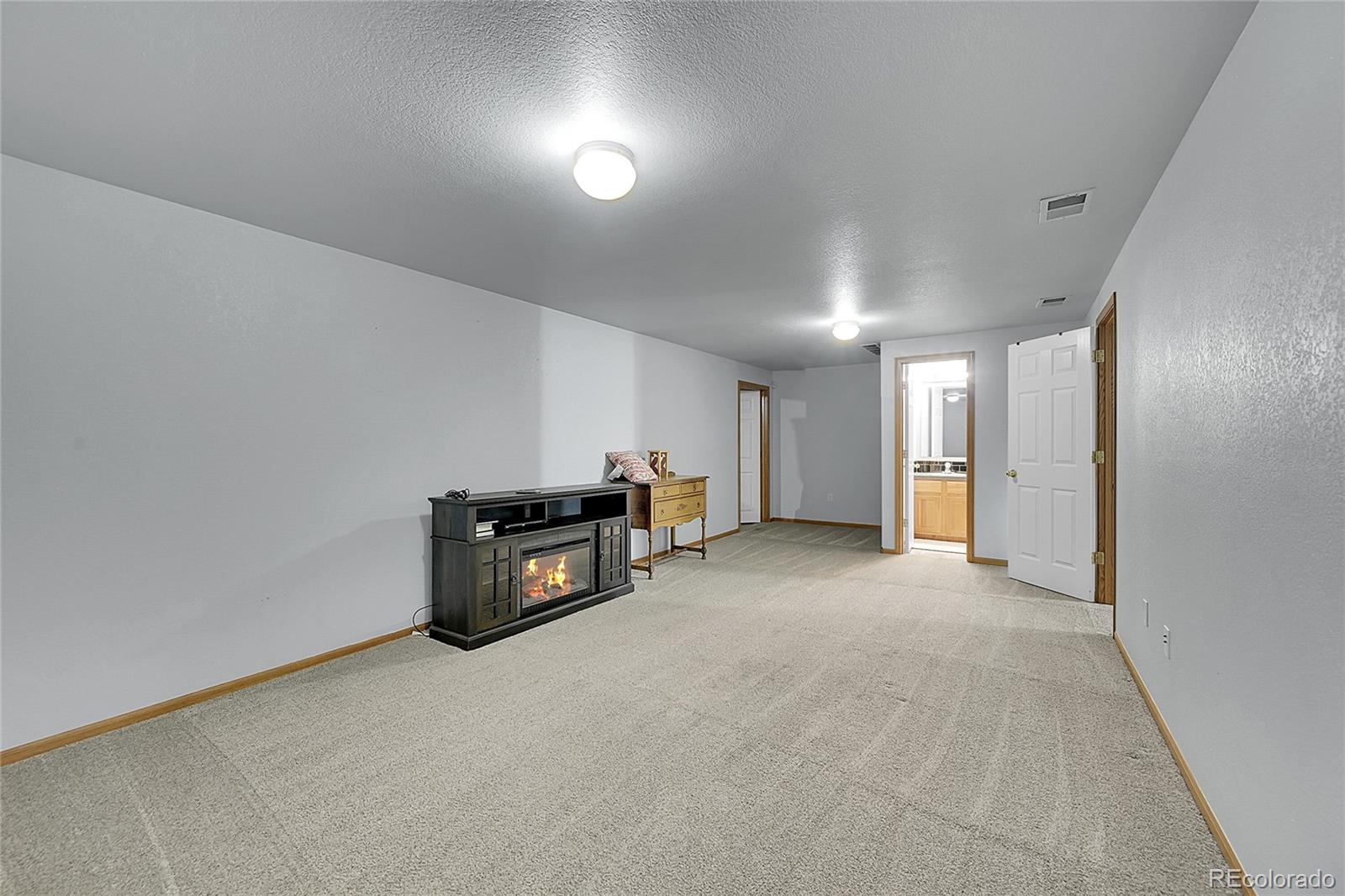 Milliken, Colorado, 80543, United States, 4 Bedrooms Bedrooms, ,3 BathroomsBathrooms,Residential,For Sale,1902574