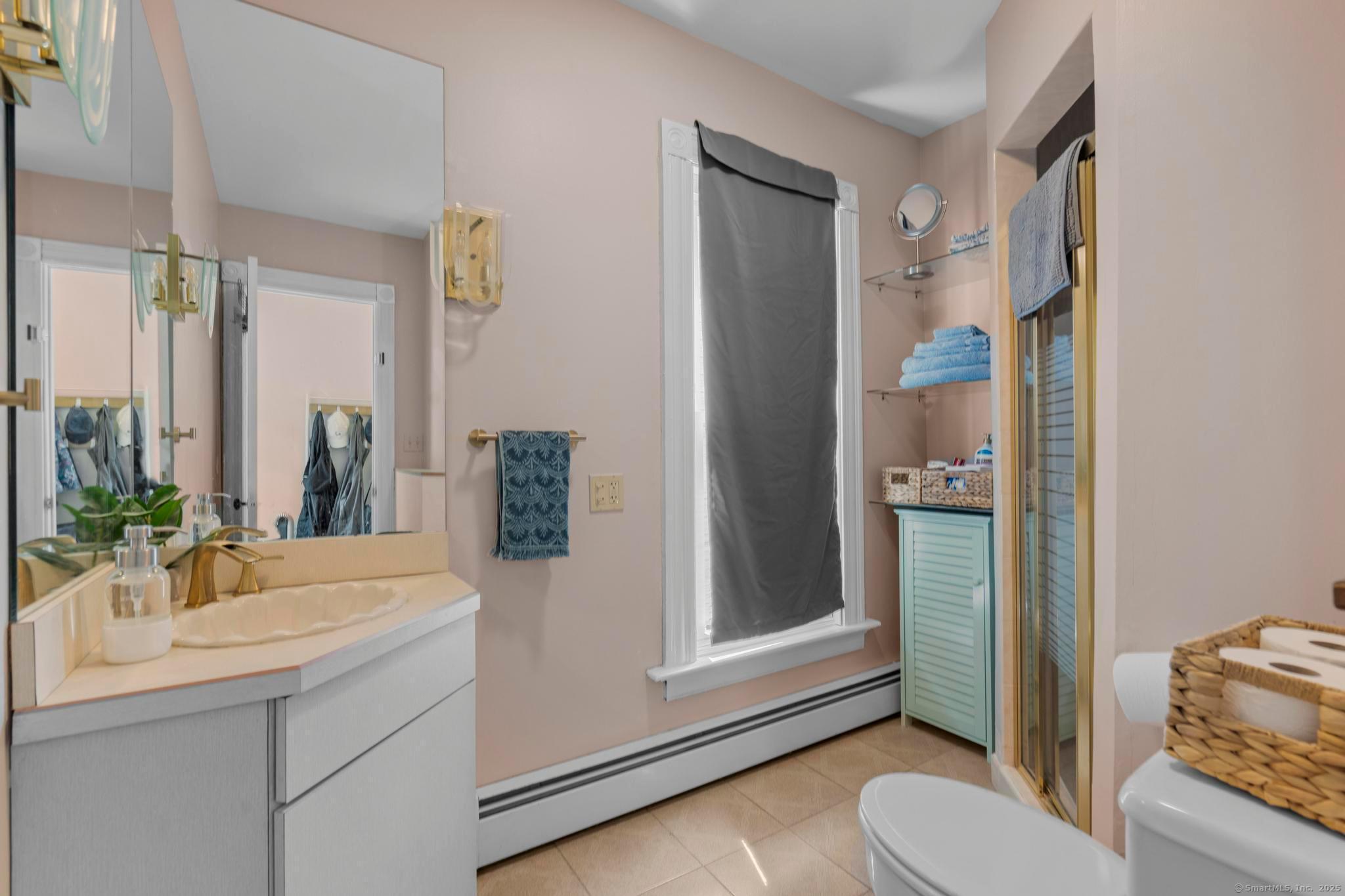 New Haven, Connecticut, 06511, United States, 5 Bedrooms Bedrooms, ,3 BathroomsBathrooms,Residential,For Sale,1930544