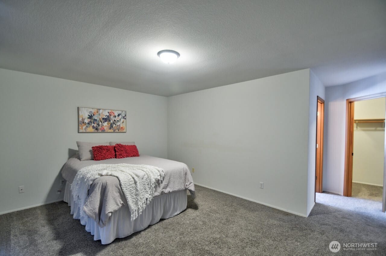 Lacey, Washington, 98513, United States, 4 Bedrooms Bedrooms, ,3 BathroomsBathrooms,Residential,For Sale,1932145