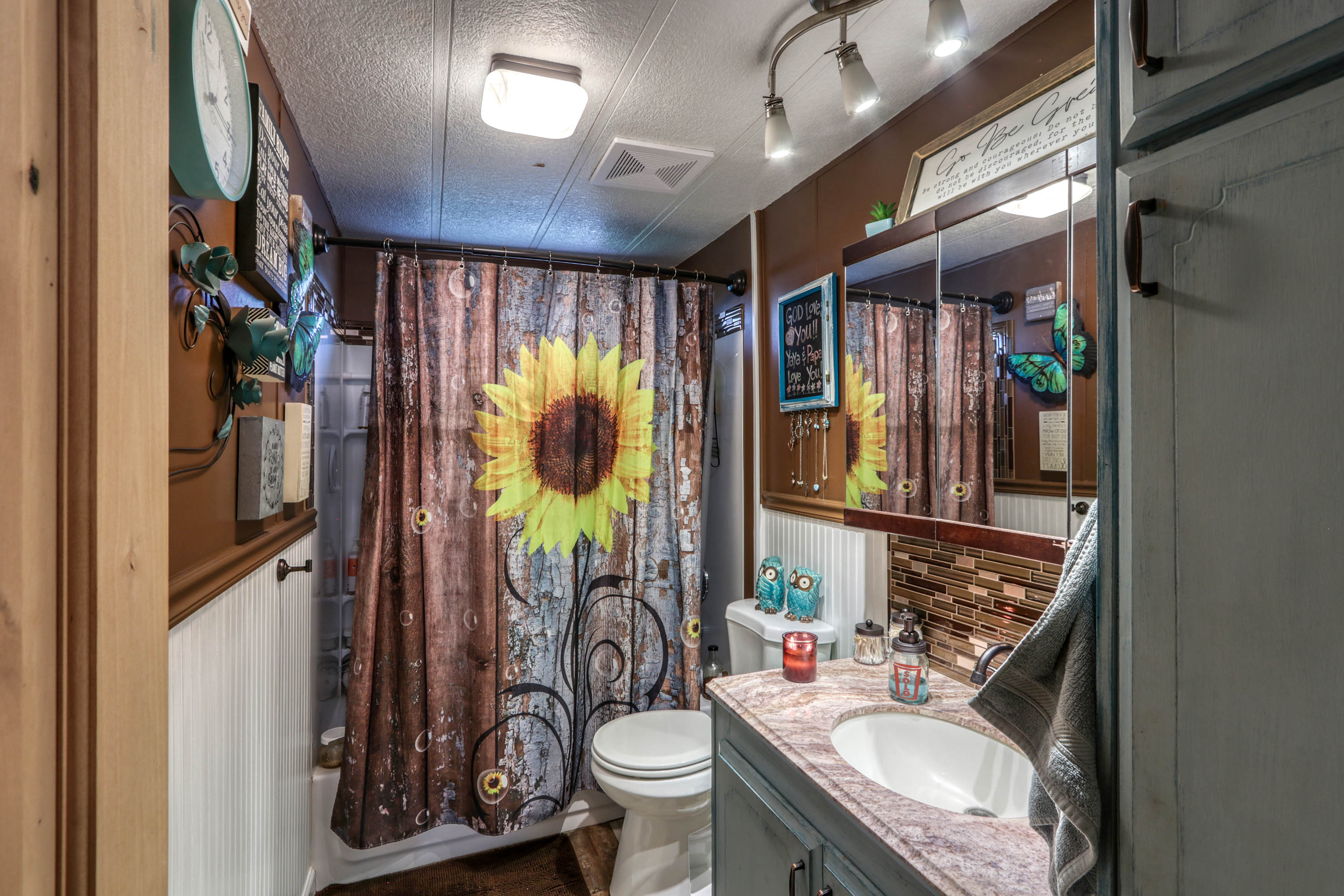 Kingston, Idaho, 83839, United States, 3 Bedrooms Bedrooms, ,2 BathroomsBathrooms,Residential,For Sale,1980630