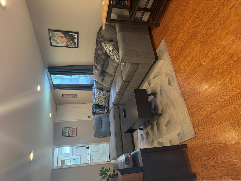 Ronkonkoma, New York, 11779, United States, 4 Bedrooms Bedrooms, ,2 BathroomsBathrooms,Residential,For Sale,1906484