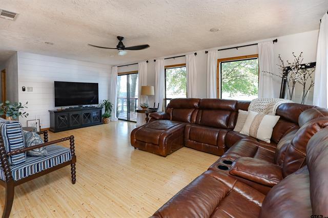 Mount Vernon, Texas, 75457, United States, 3 Bedrooms Bedrooms, ,2 BathroomsBathrooms,Residential,For Sale,1827231