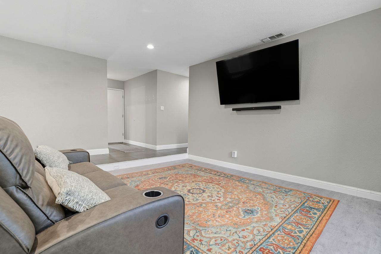 Sacramento, California, 95826, United States, 3 Bedrooms Bedrooms, ,2 BathroomsBathrooms,Residential,For Sale,1968720