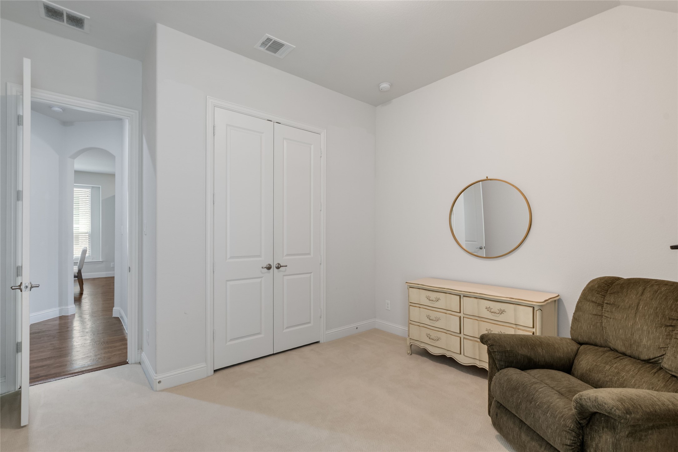 Carrollton, Texas, 75010, United States, 3 Bedrooms Bedrooms, ,2 BathroomsBathrooms,Residential,For Sale,1901690
