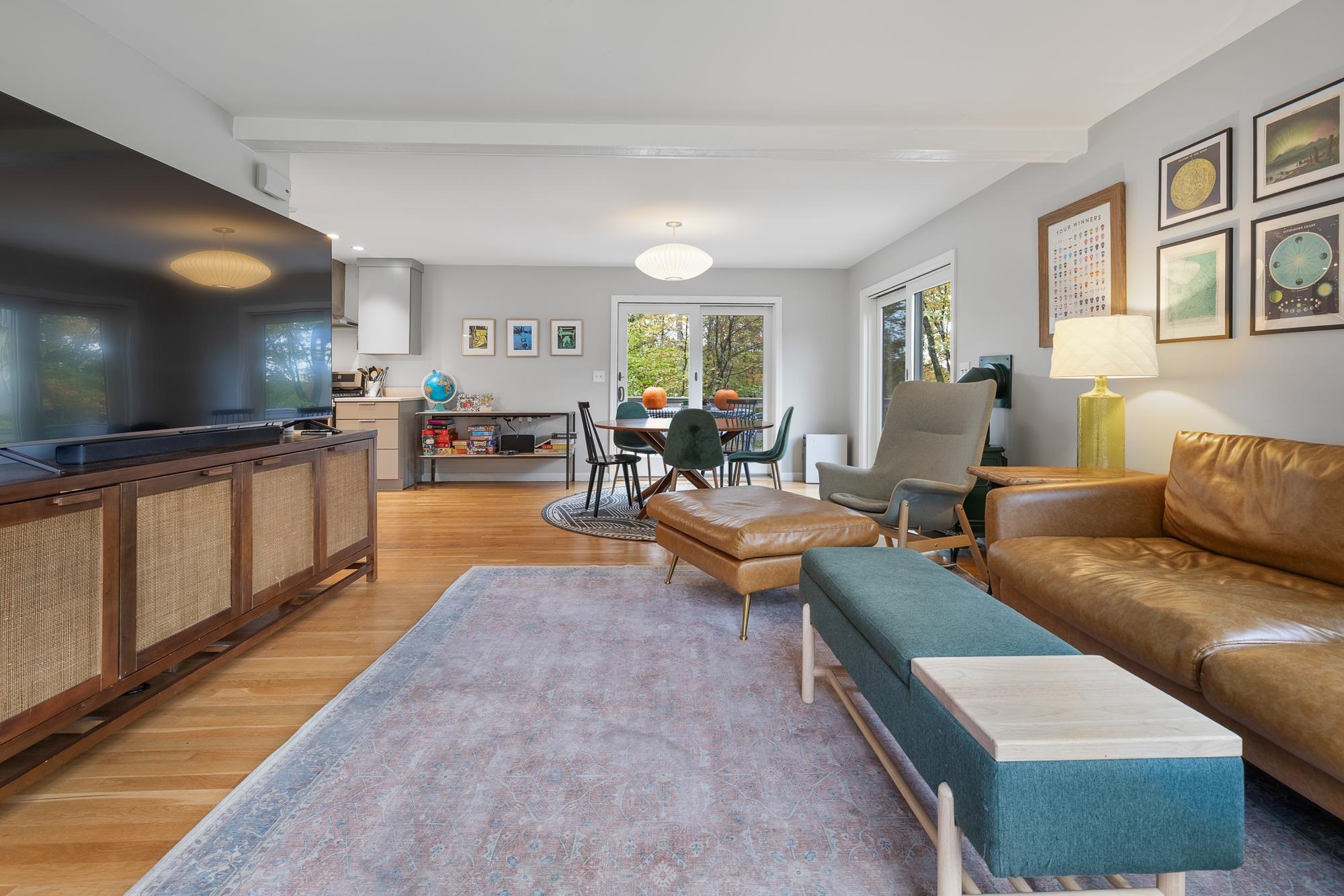 Norwich, Vermont, 05055, United States, 3 Bedrooms Bedrooms, ,2 BathroomsBathrooms,Residential,For Sale,1993017