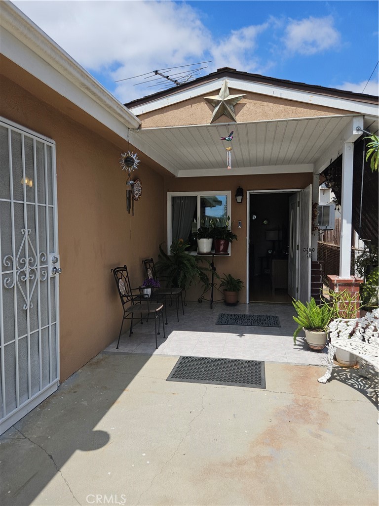 Paramount, California, 90723, United States, 2 Bedrooms Bedrooms, ,1 BathroomBathrooms,Residential,For Sale,1918130