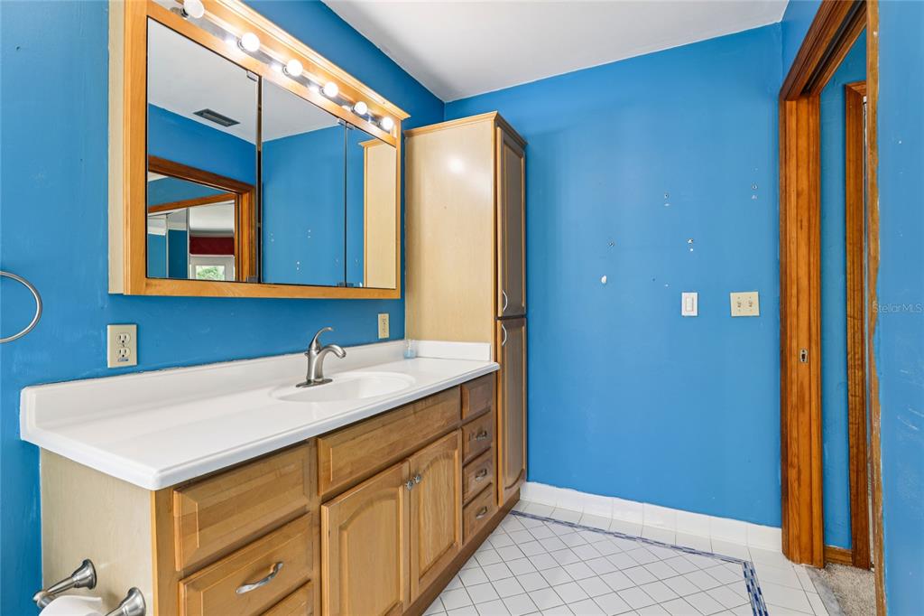 Port Orange, Florida, 32127, United States, 5 Bedrooms Bedrooms, ,4 BathroomsBathrooms,Residential,For Sale,1857697