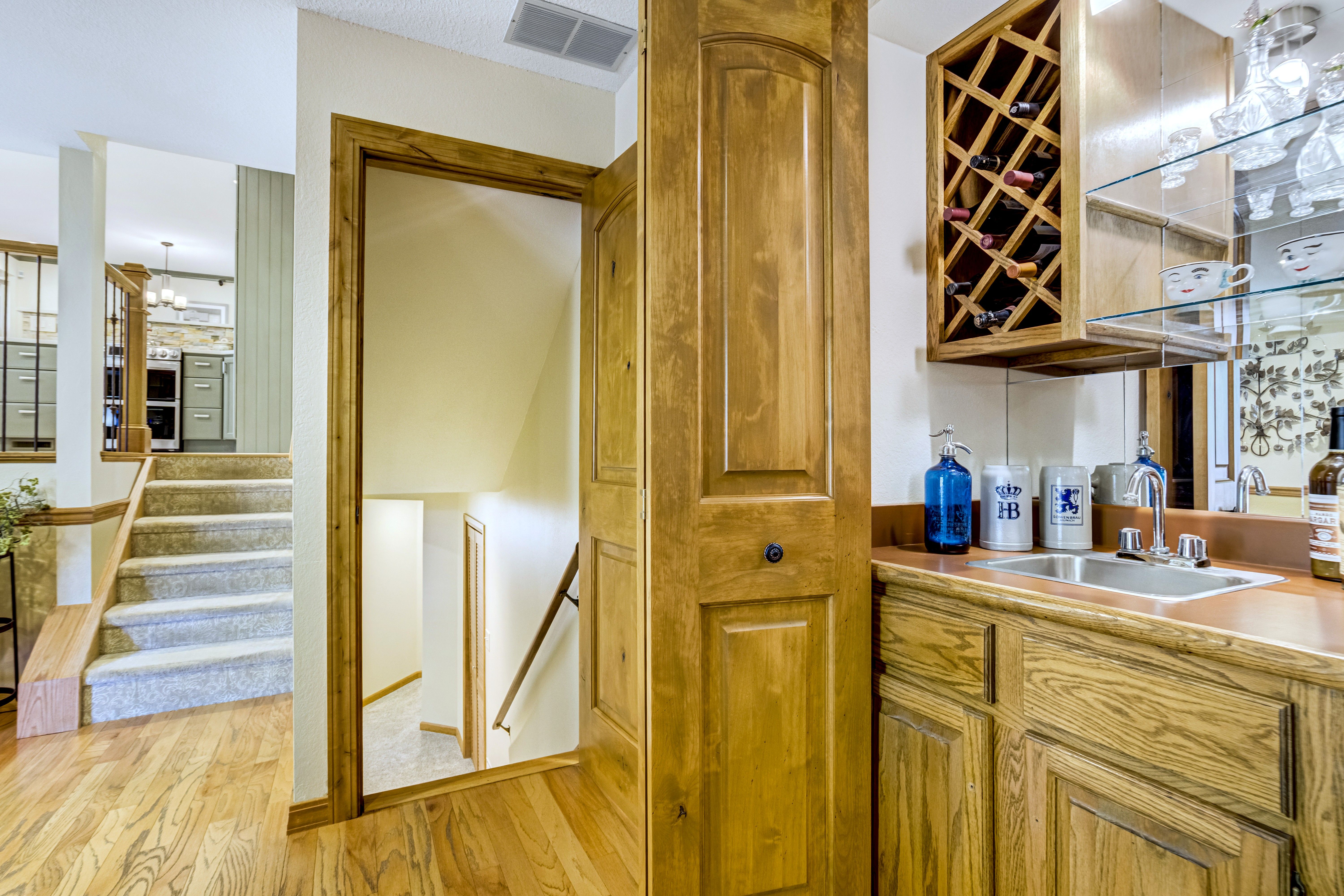  Impeccably Maintained Craftsman Retreat on a Quiet Cul-de-Sac - 物件實景