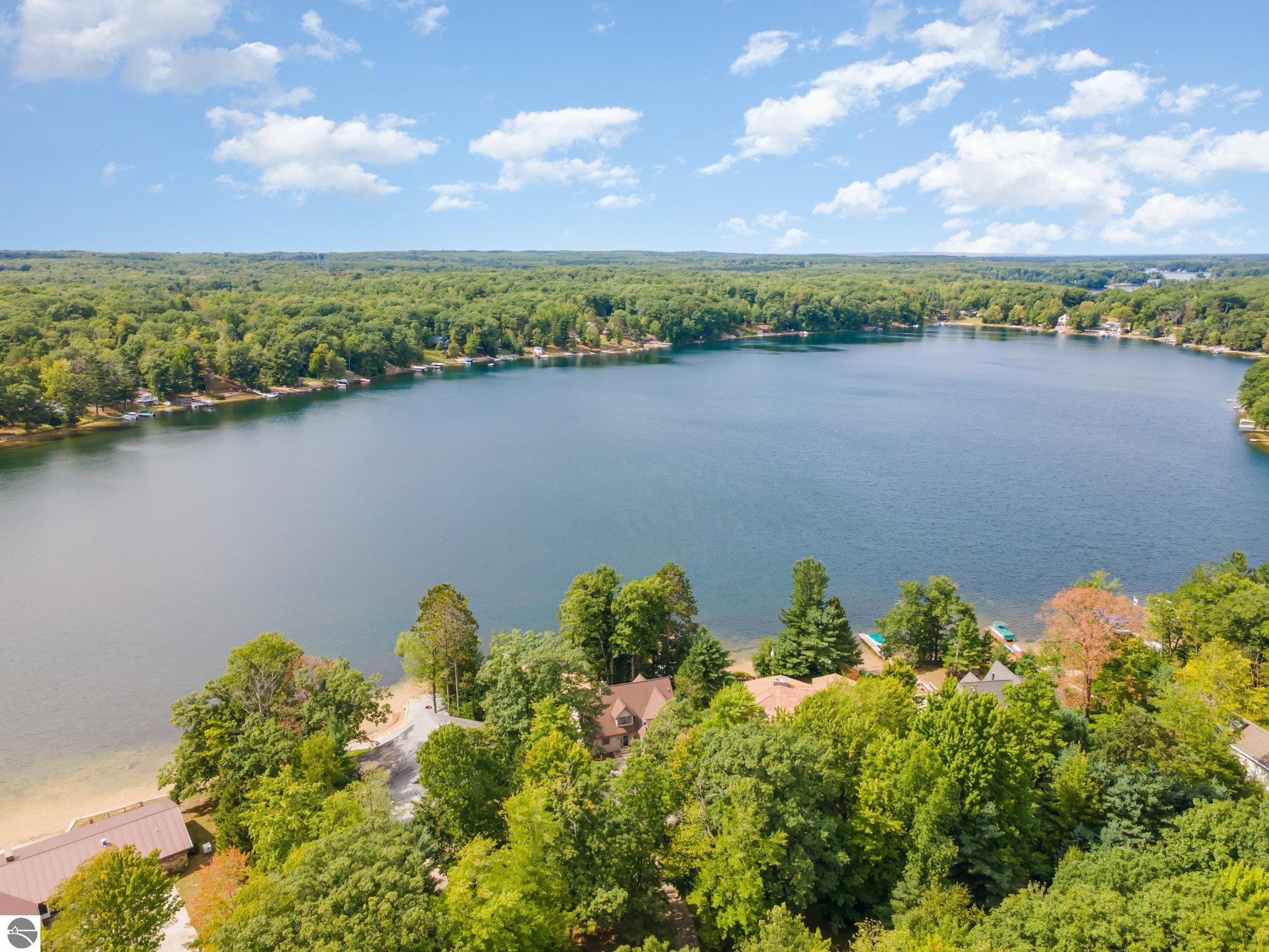 Harrison, Michigan, 48625, United States, 5 Bedrooms Bedrooms, ,4 BathroomsBathrooms,Residential,For Sale,1990816