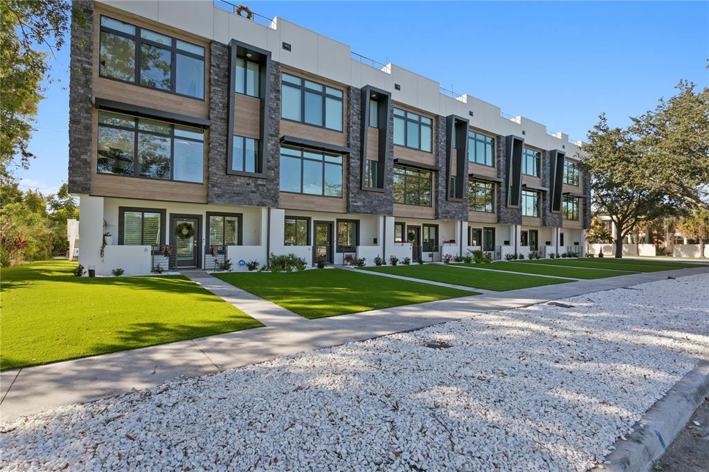 Tampa, Florida, 33606, United States, 4 Bedrooms Bedrooms, ,3 BathroomsBathrooms,Residential,For Sale,1998120