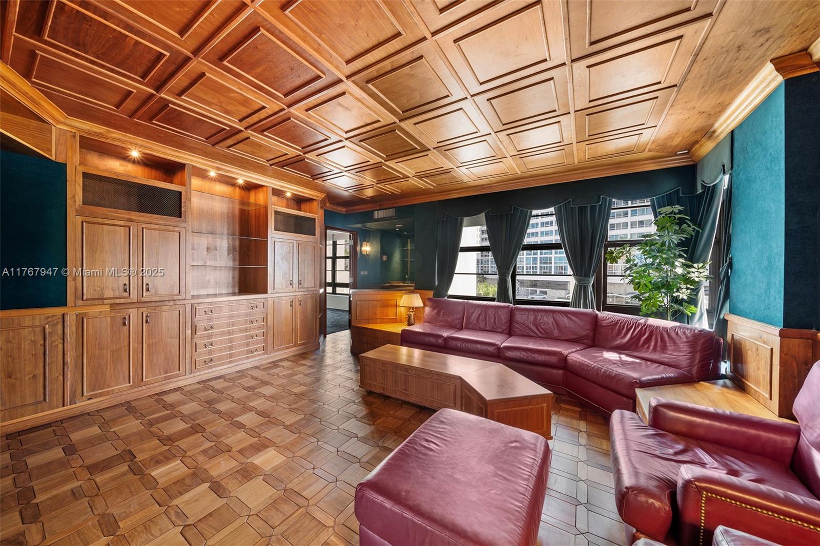 Miami Beach, Florida, 33140, United States, 3 Bedrooms Bedrooms, ,4 BathroomsBathrooms,Residential,For Sale,1745690